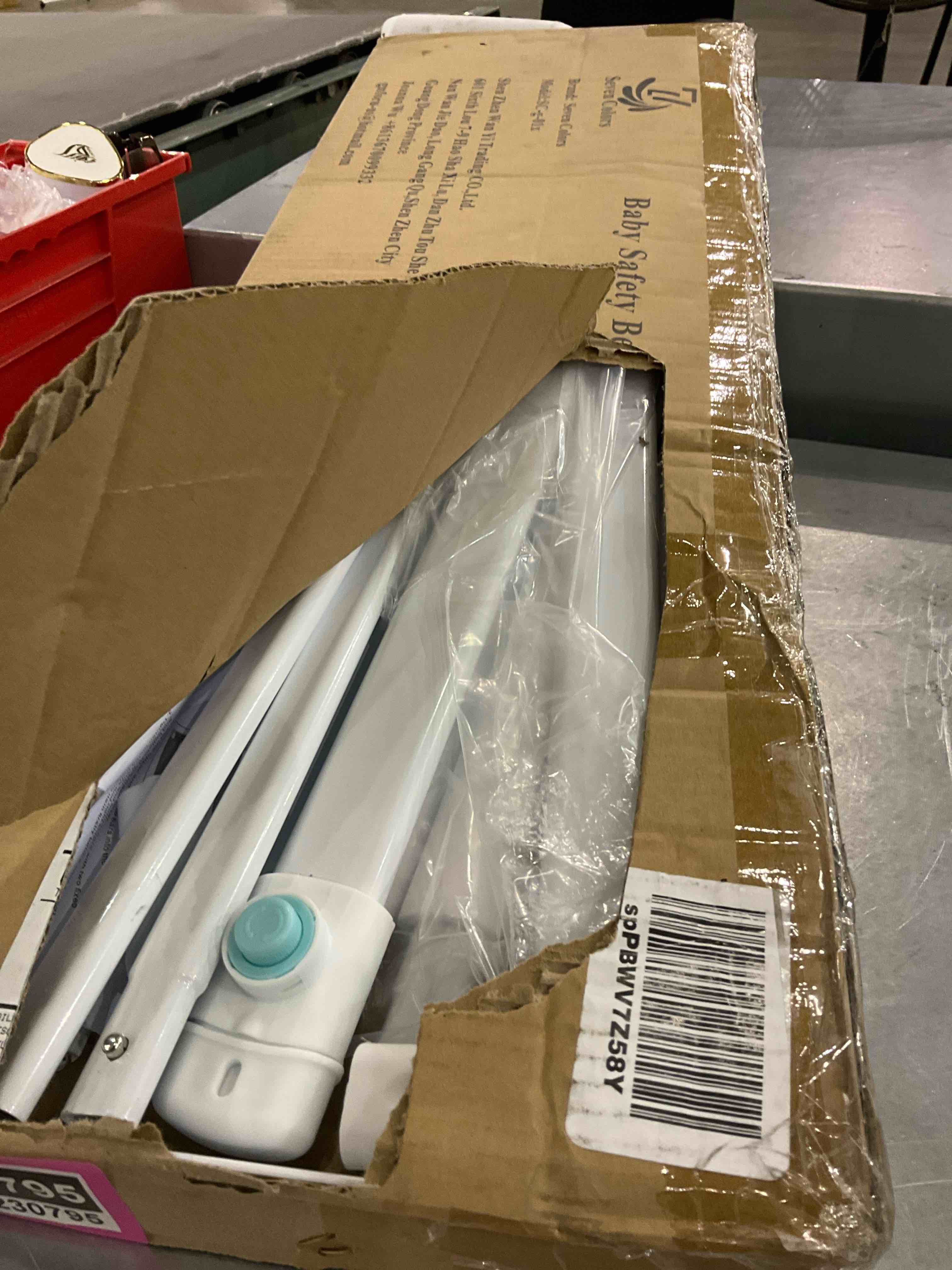 https://s3.amazonaws.com/lotting-images-prod/bidfta/PNK0230795_1727175527938.jpeg