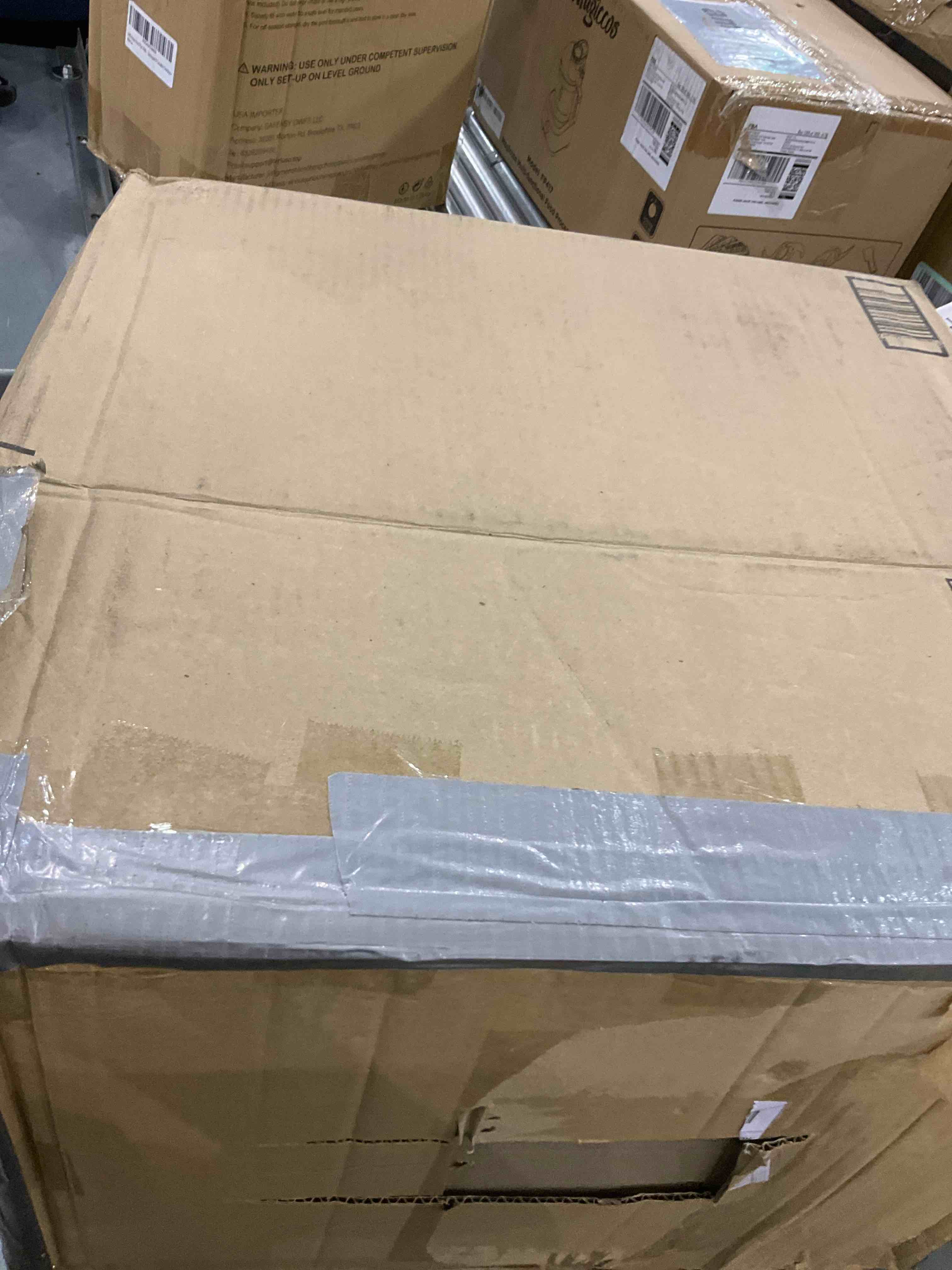 https://s3.amazonaws.com/lotting-images-prod/bidfta/PNK0231180_1726832476138.jpeg