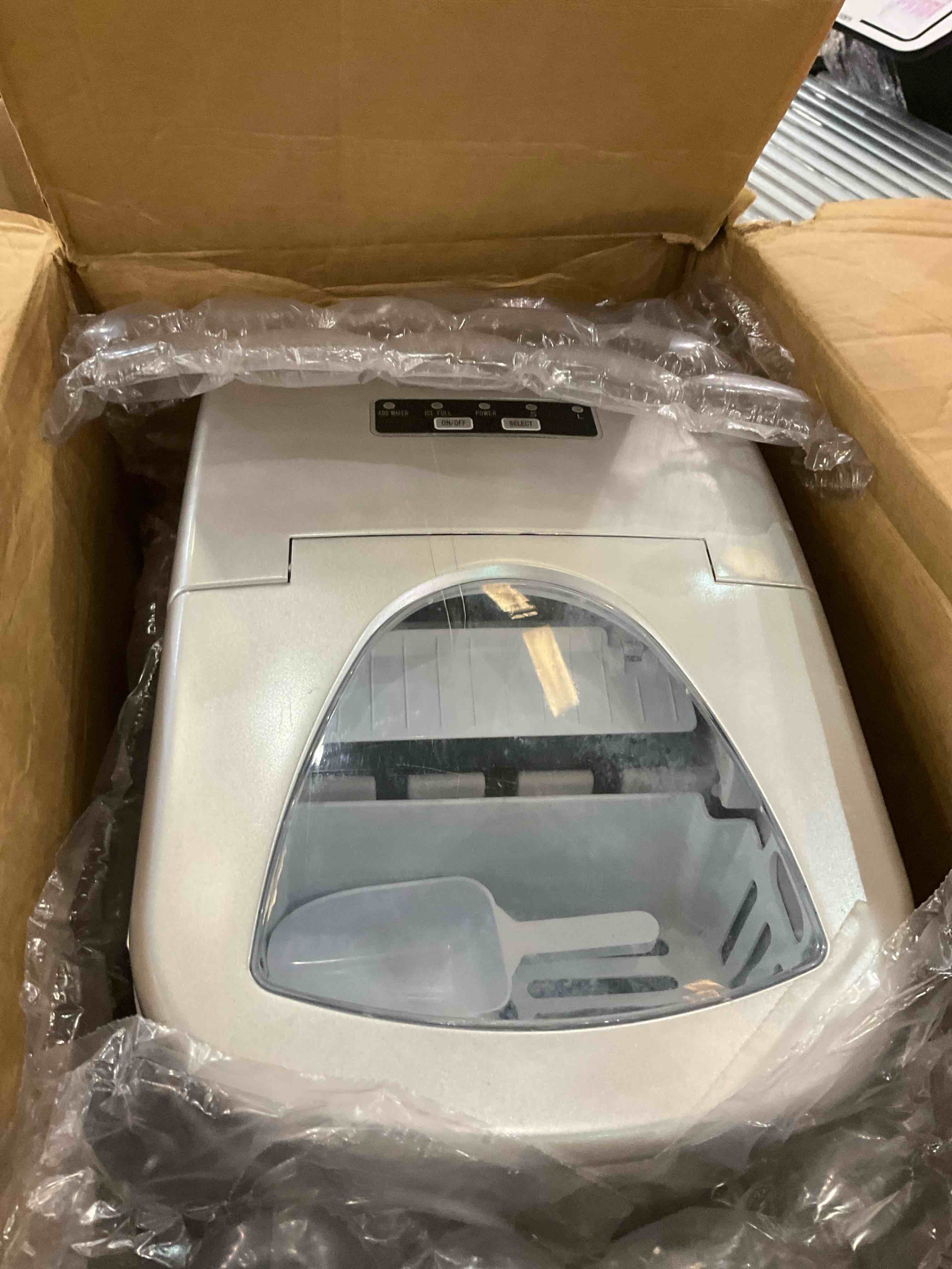 FRIGIDAIRE EFIC101BLACK Portable Compact Maker, 26 lb per Day, Ice