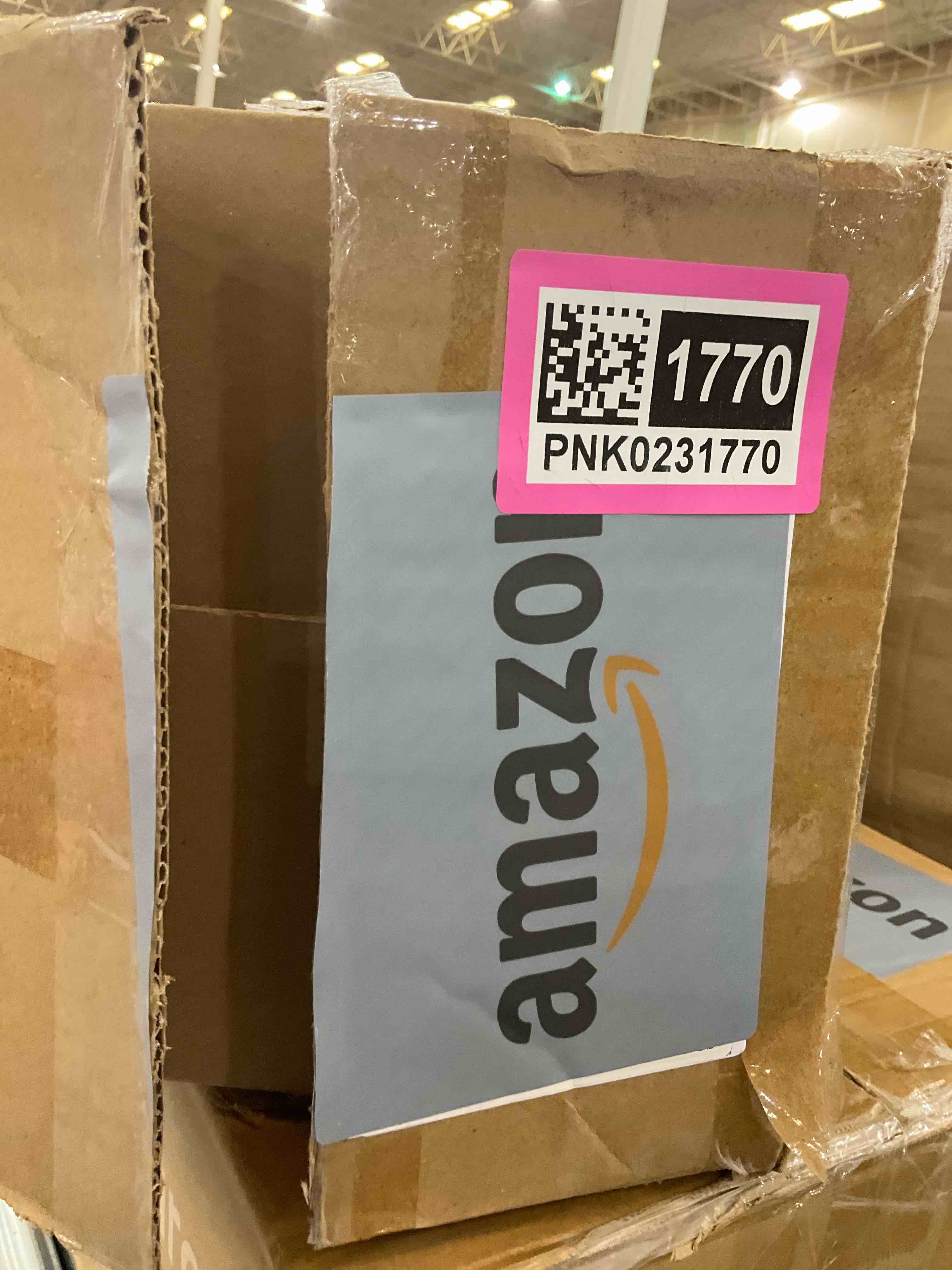 https://s3.amazonaws.com/lotting-images-prod/bidfta/PNK0231770_1726506531509.jpeg
