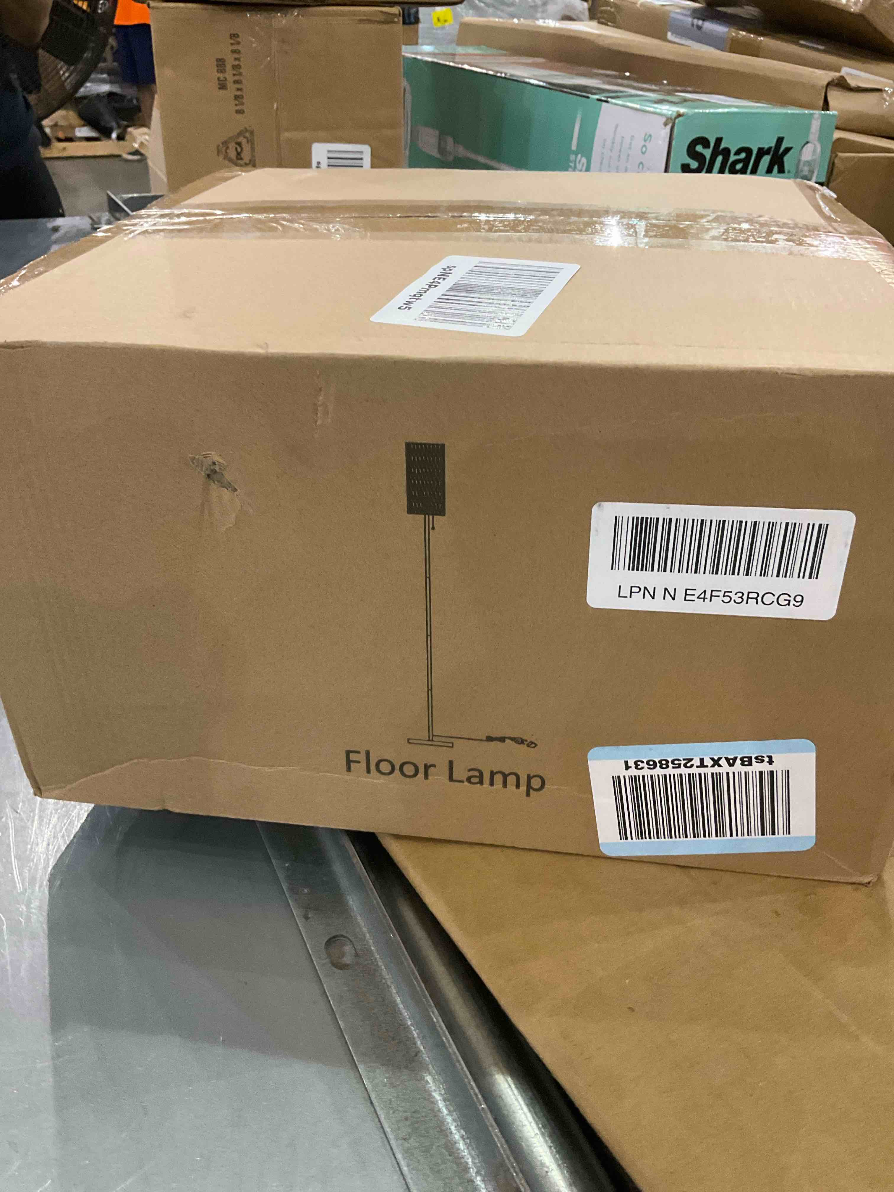 https://s3.amazonaws.com/lotting-images-prod/bidfta/PNK0231876_1726490730512.jpeg