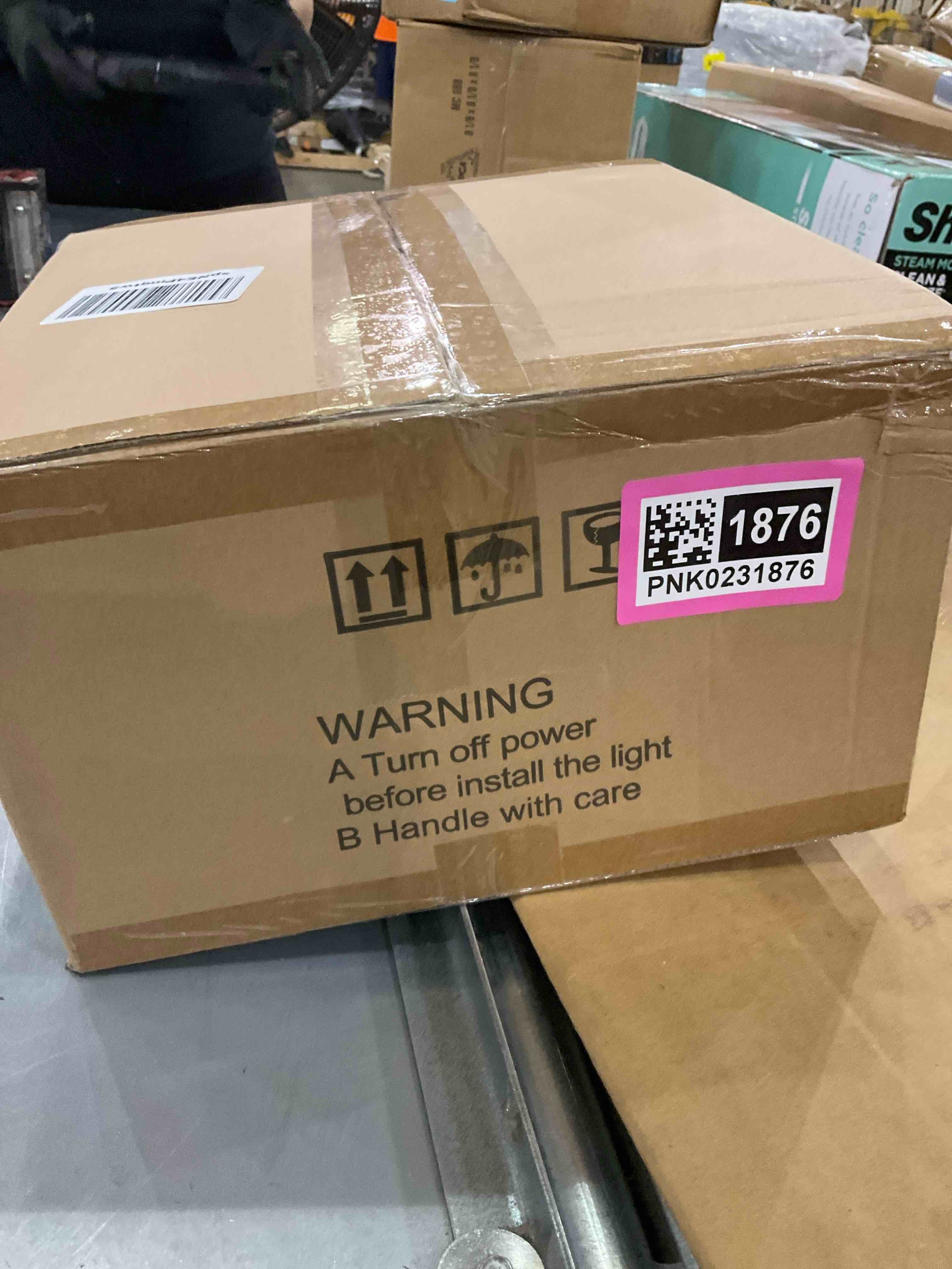 https://s3.amazonaws.com/lotting-images-prod/bidfta/PNK0231876_1726490733500.jpeg