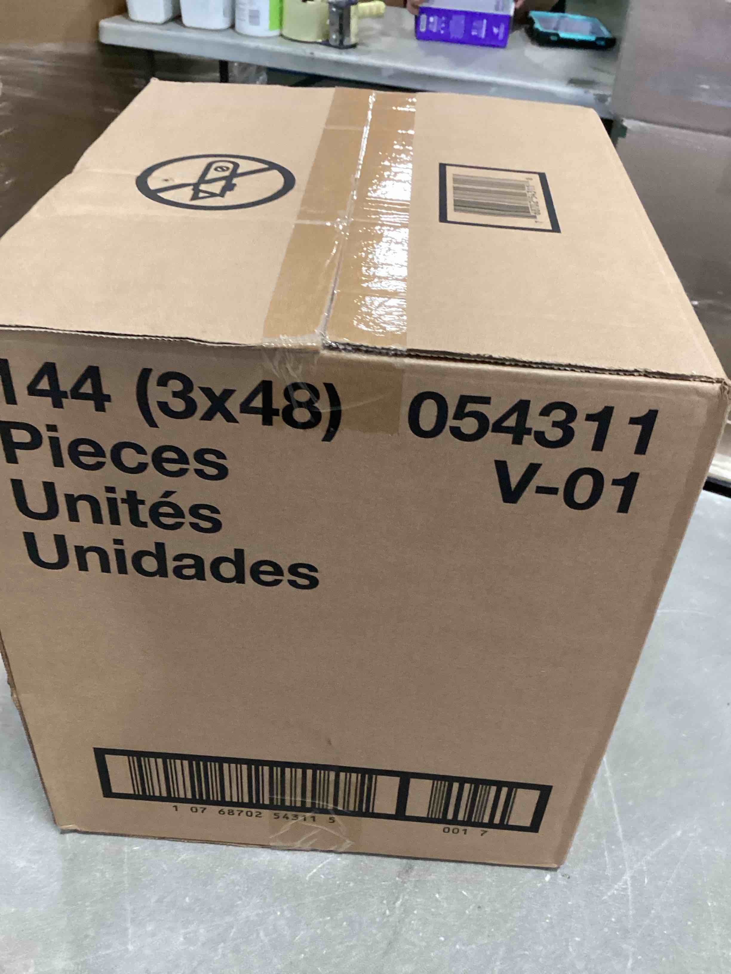 https://s3.amazonaws.com/lotting-images-prod/bidfta/PNK0235826_1727354433019.jpeg