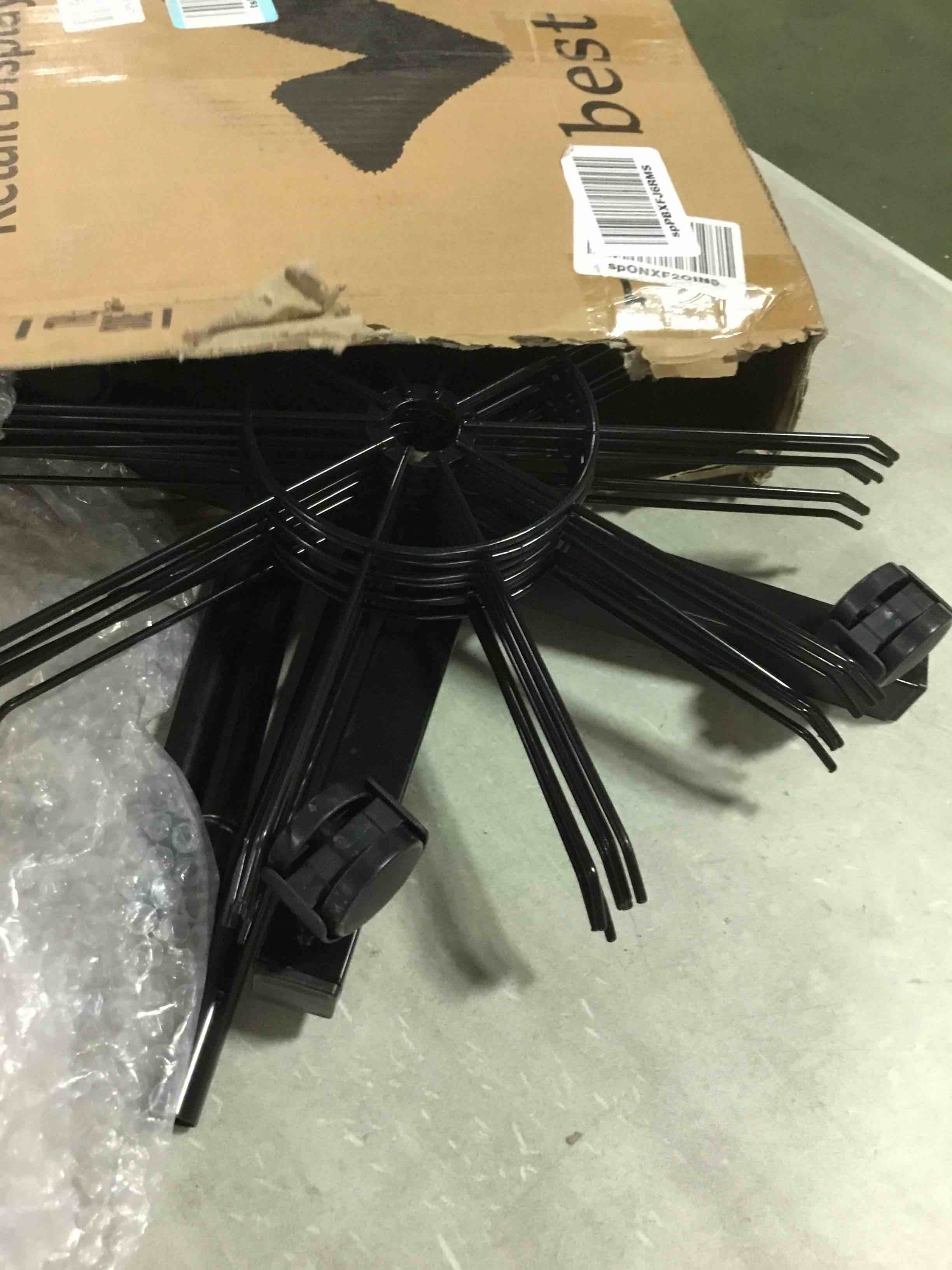 https://s3.amazonaws.com/lotting-images-prod/bidfta/PNK0236641_1728144770222.jpeg