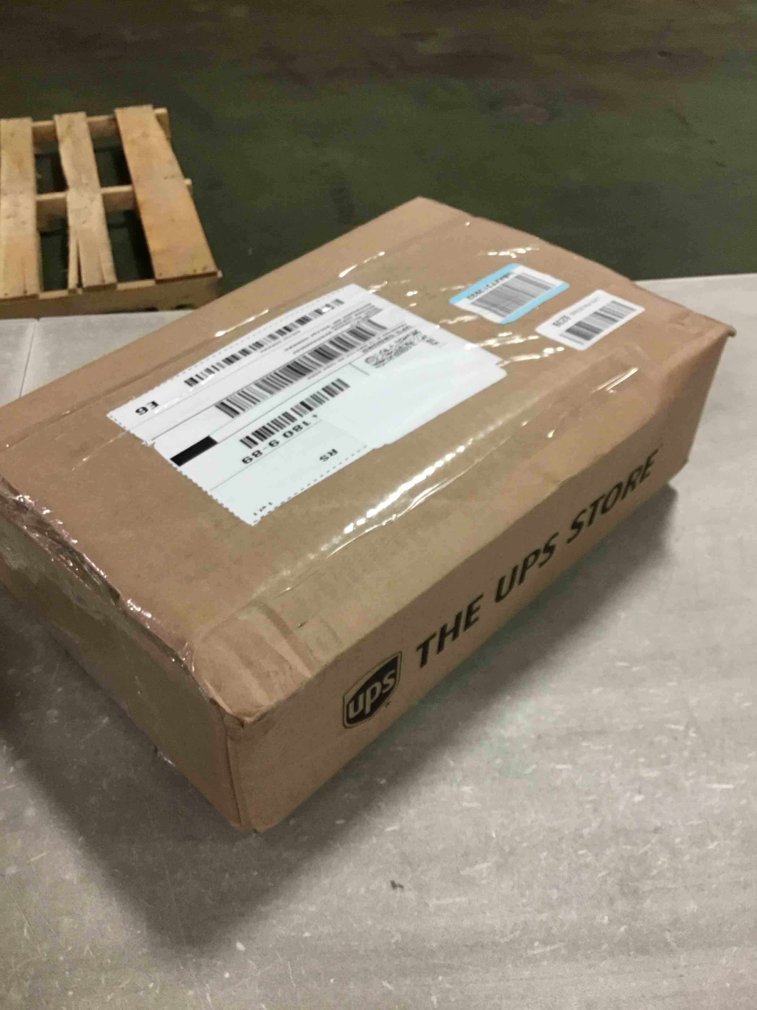 https://s3.amazonaws.com/lotting-images-prod/bidfta/PNK0236743_1728131916529.jpeg