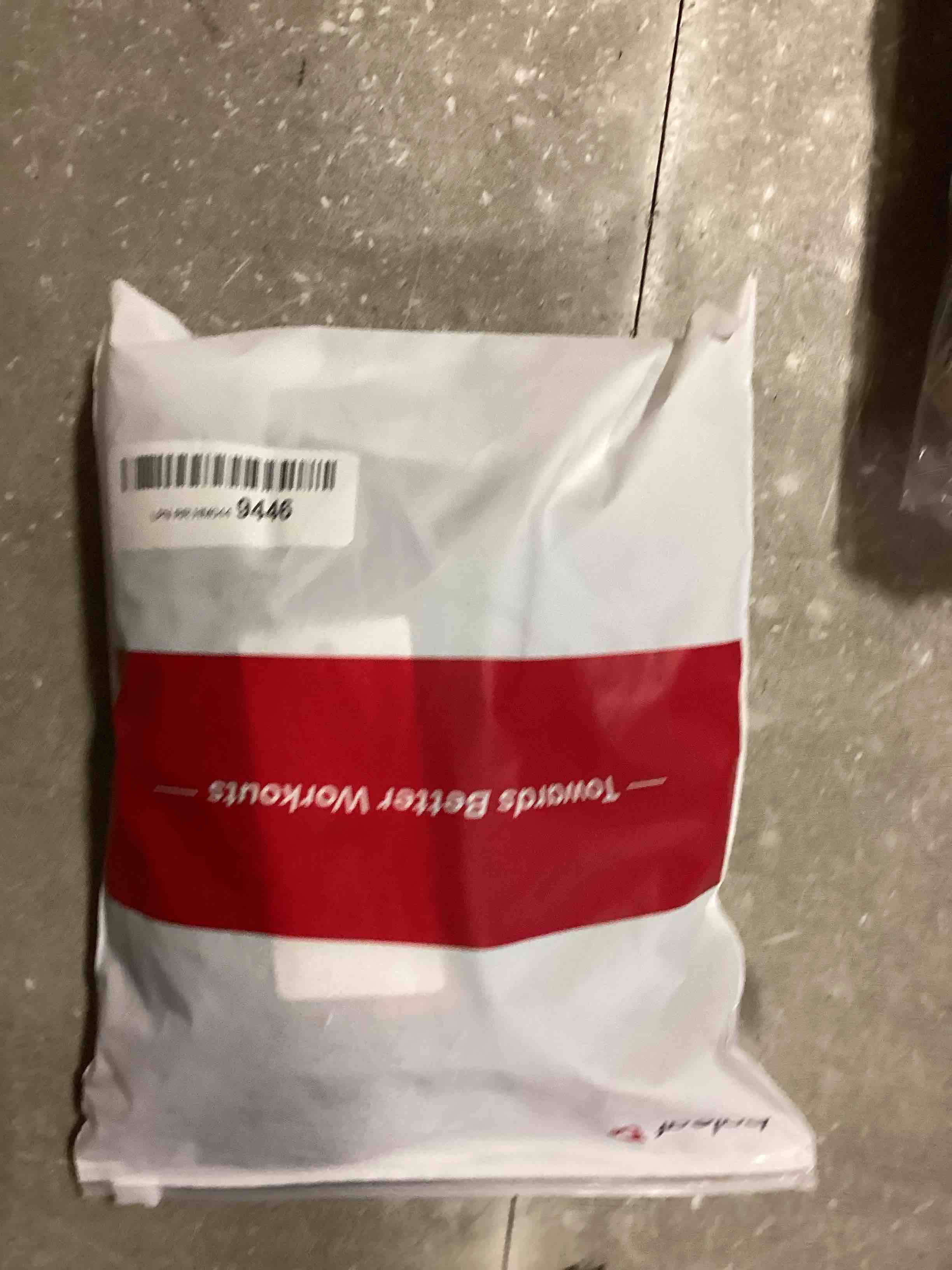 https://s3.amazonaws.com/lotting-images-prod/bidfta/PNK0236929_1728054720583.jpeg