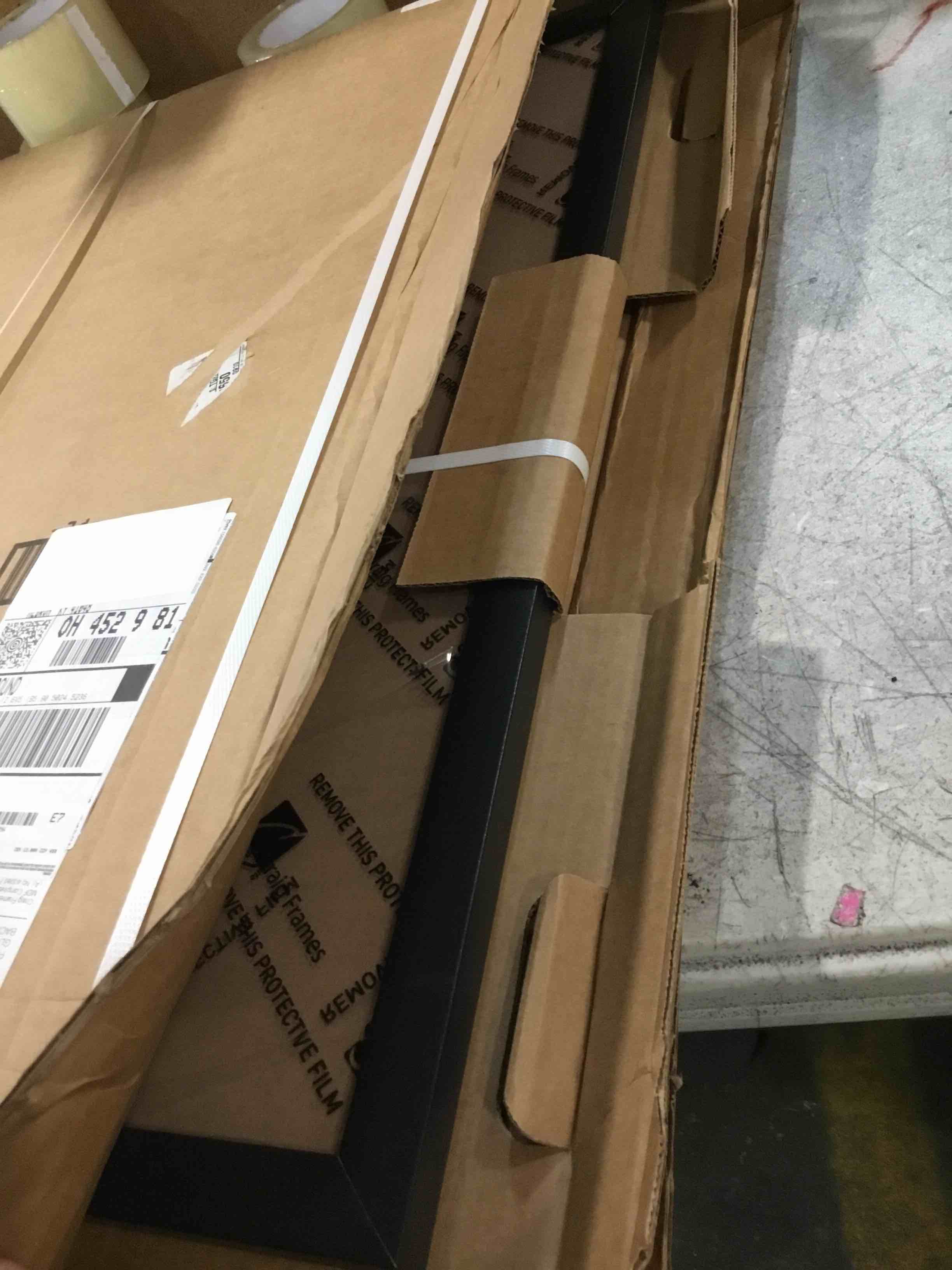 https://s3.amazonaws.com/lotting-images-prod/bidfta/PNK0237485_1726923064676.jpeg