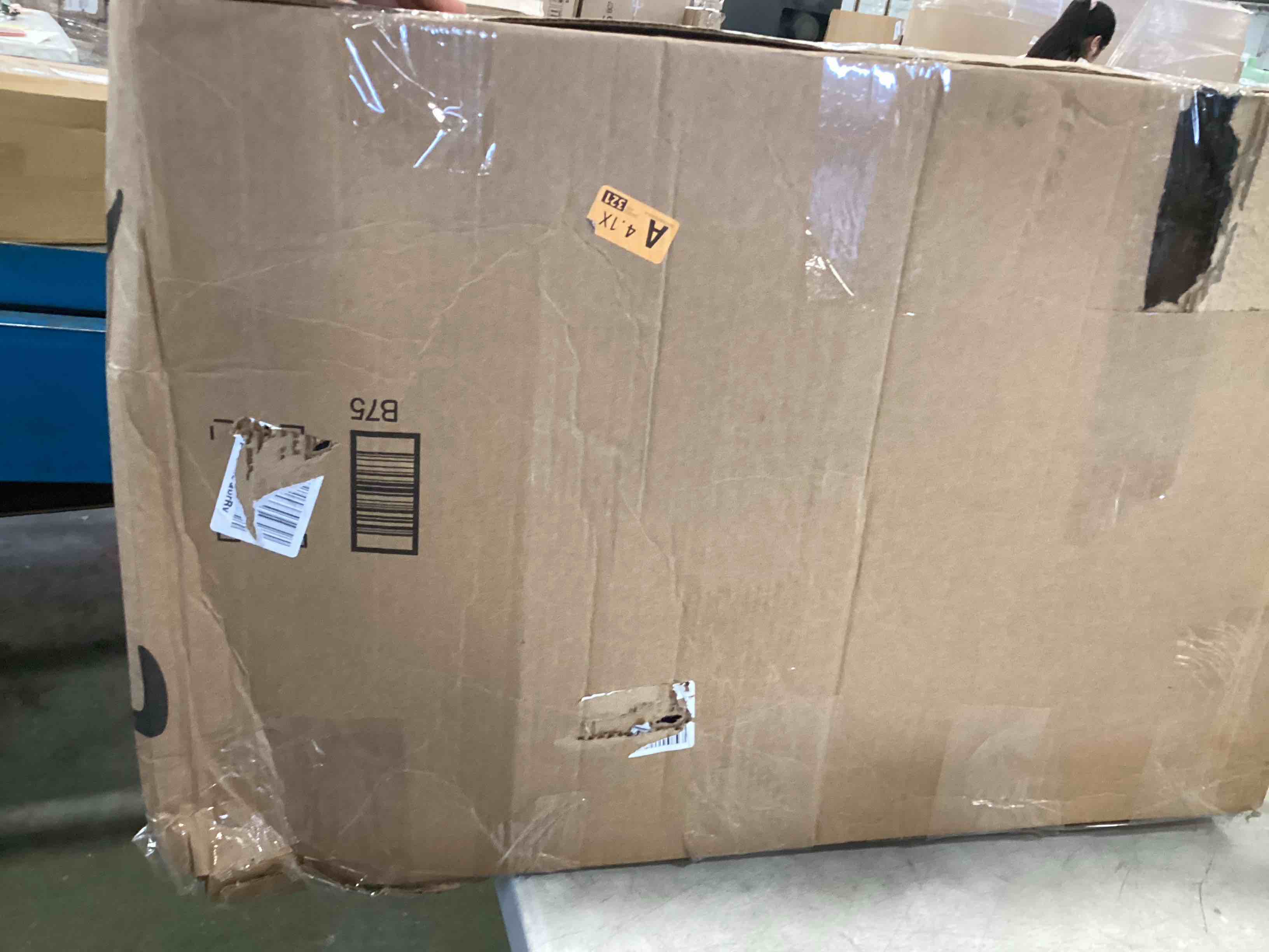 https://s3.amazonaws.com/lotting-images-prod/bidfta/PNK0239103_1726766598329.jpeg