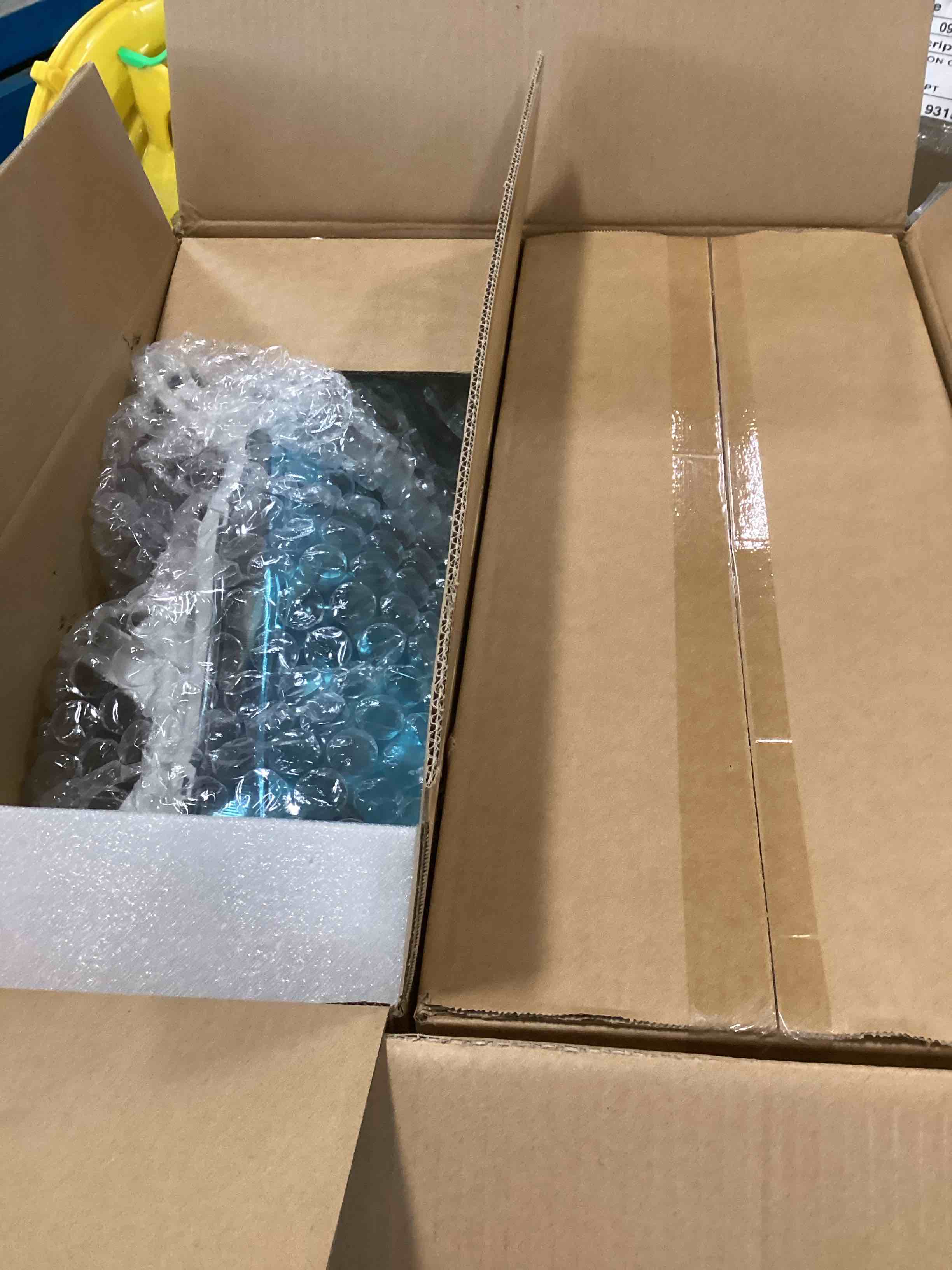 https://s3.amazonaws.com/lotting-images-prod/bidfta/PNK0239130_1726756275864.jpeg