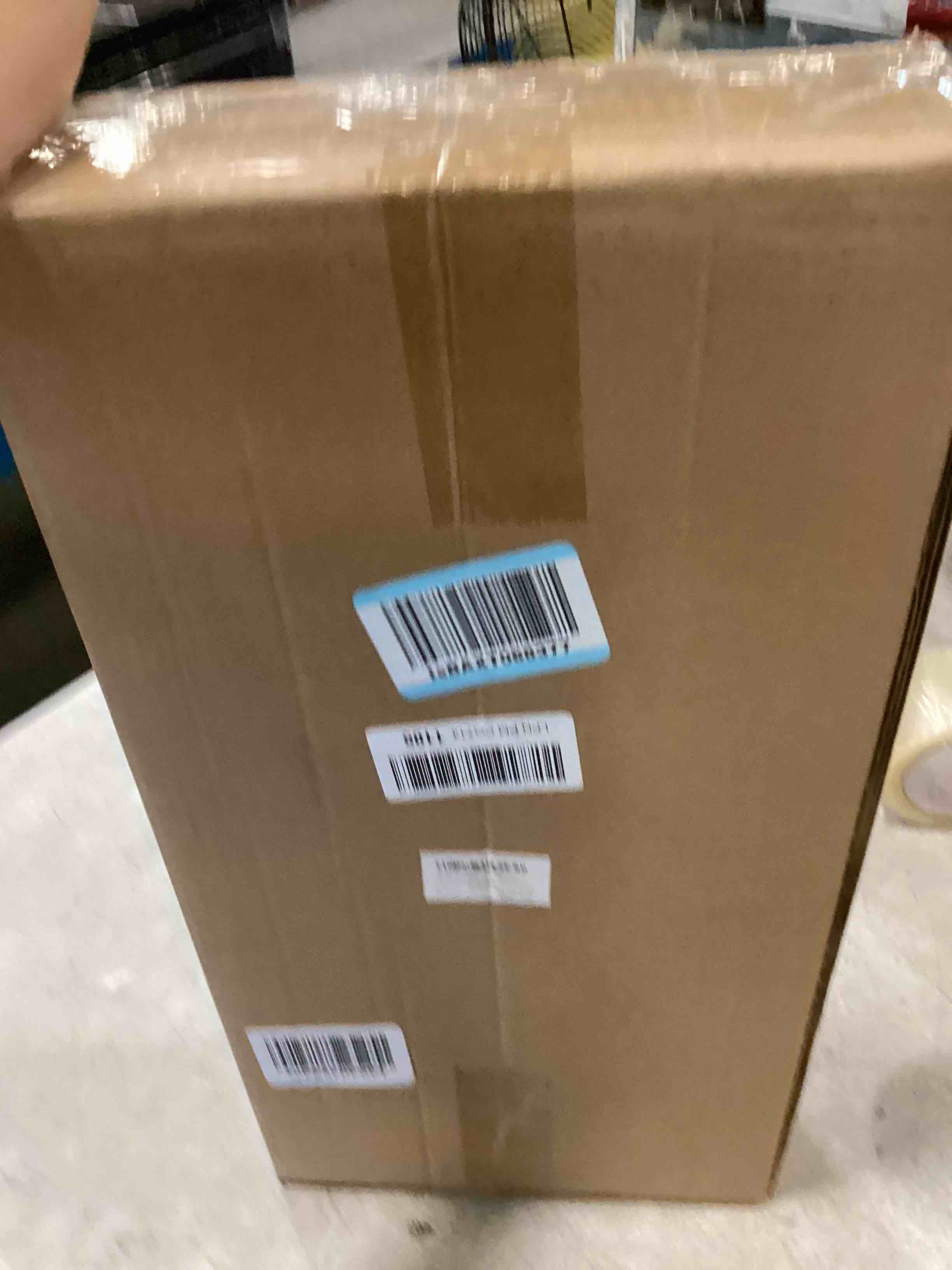 https://s3.amazonaws.com/lotting-images-prod/bidfta/PNK0239210_1726684143936.jpeg