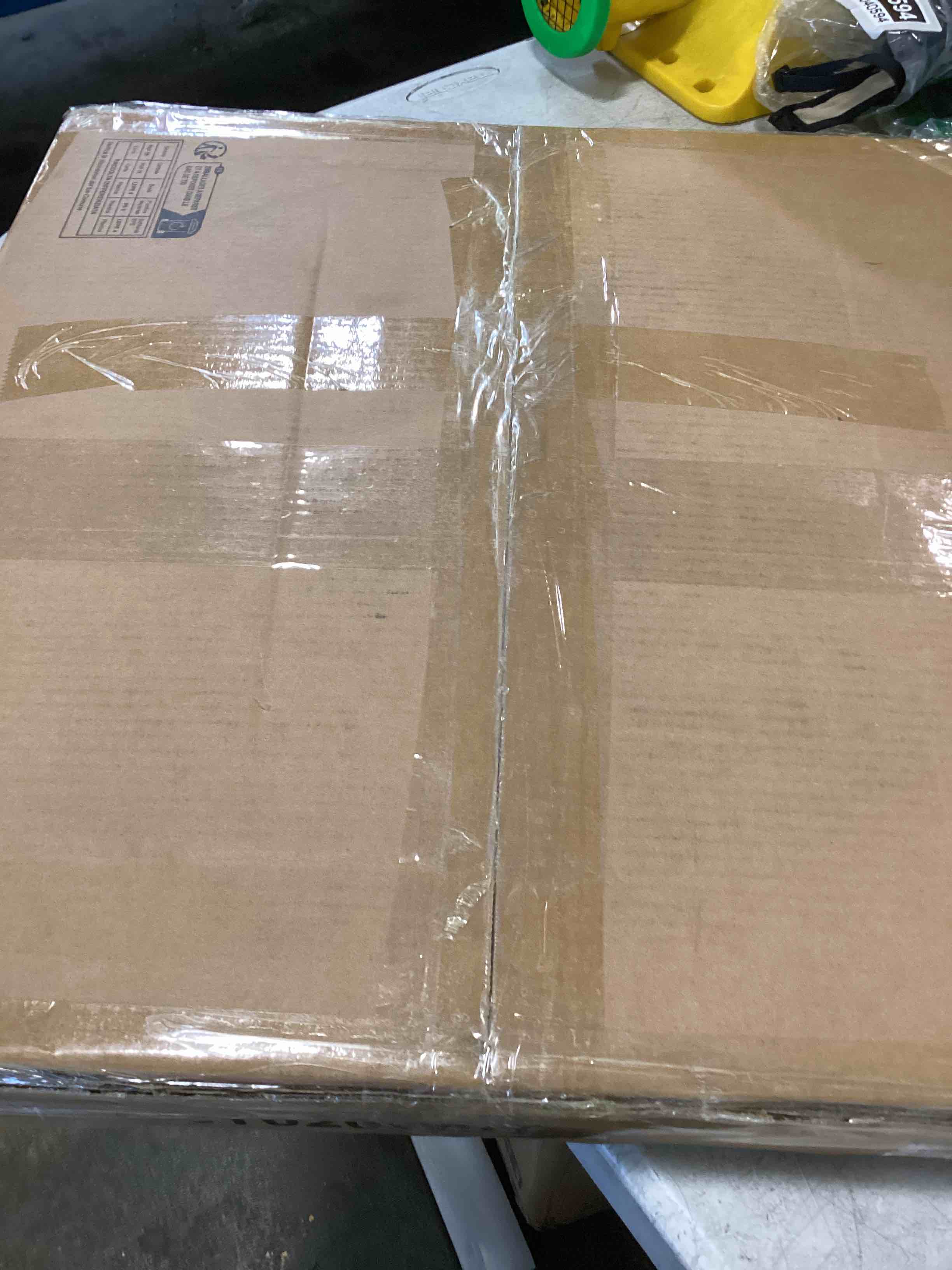 https://s3.amazonaws.com/lotting-images-prod/bidfta/PNK0239211_1726684041569.jpeg