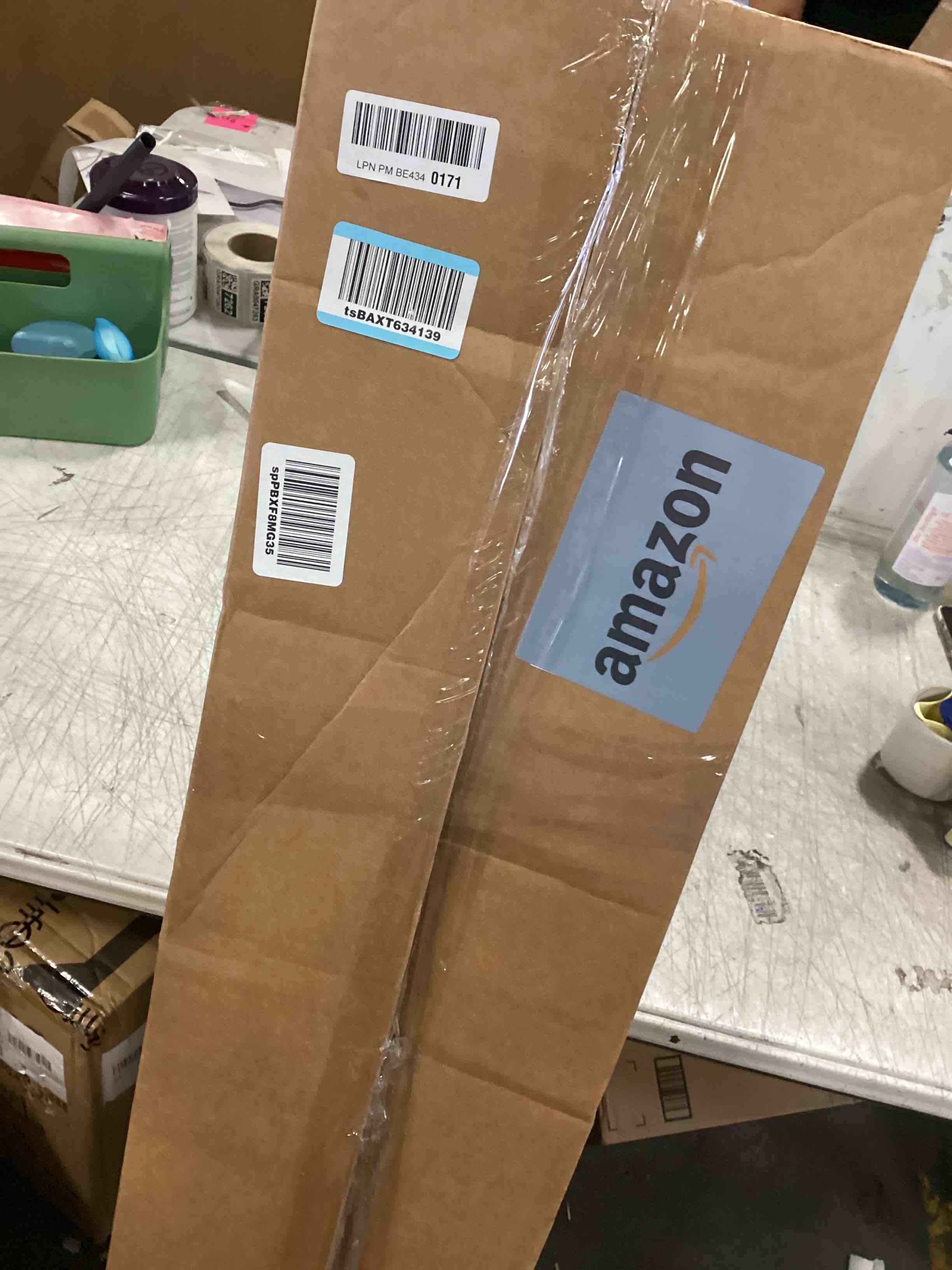 https://s3.amazonaws.com/lotting-images-prod/bidfta/PNK0239581_1726242292937.jpeg