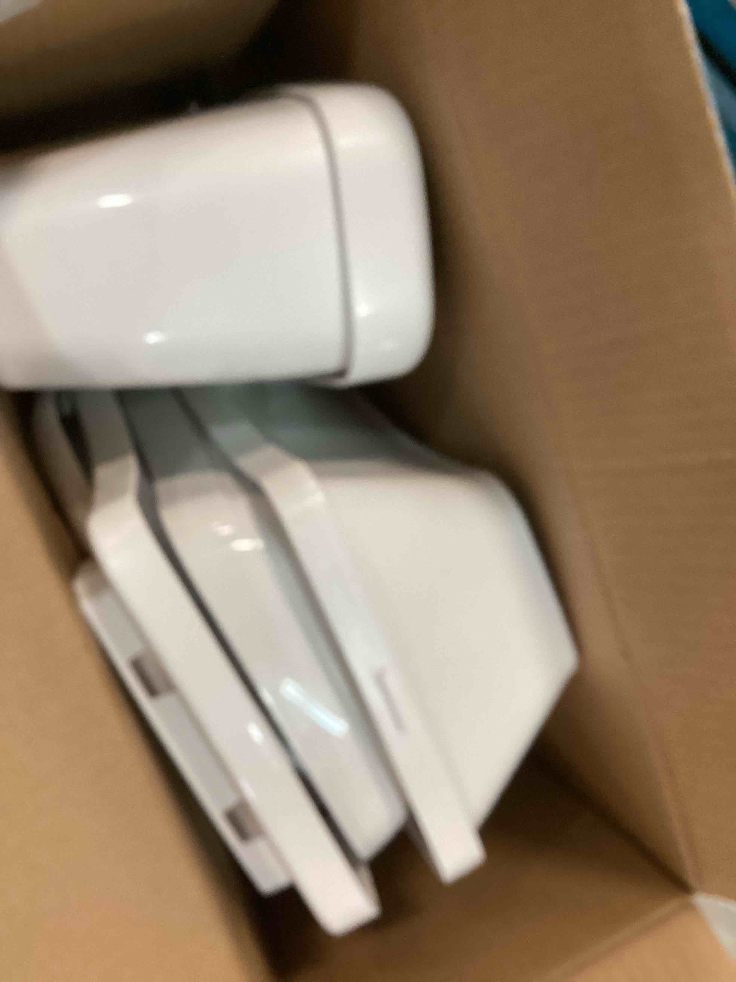 https://s3.amazonaws.com/lotting-images-prod/bidfta/PNK0240158_1728581859469.jpeg