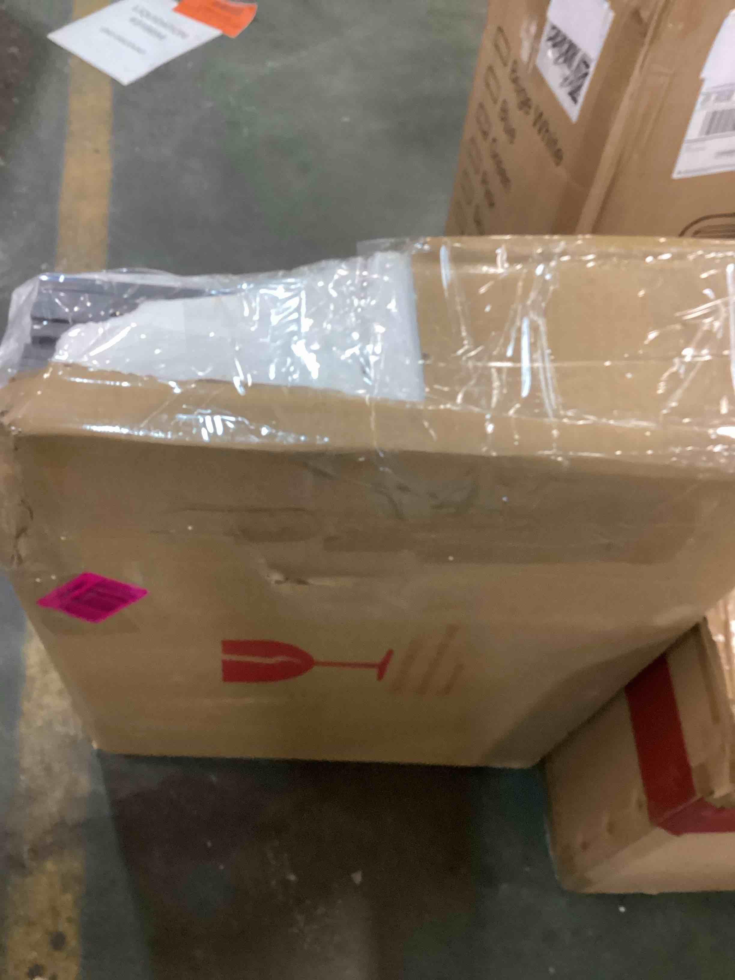 https://s3.amazonaws.com/lotting-images-prod/bidfta/PNK0240246_1728567590951.jpeg