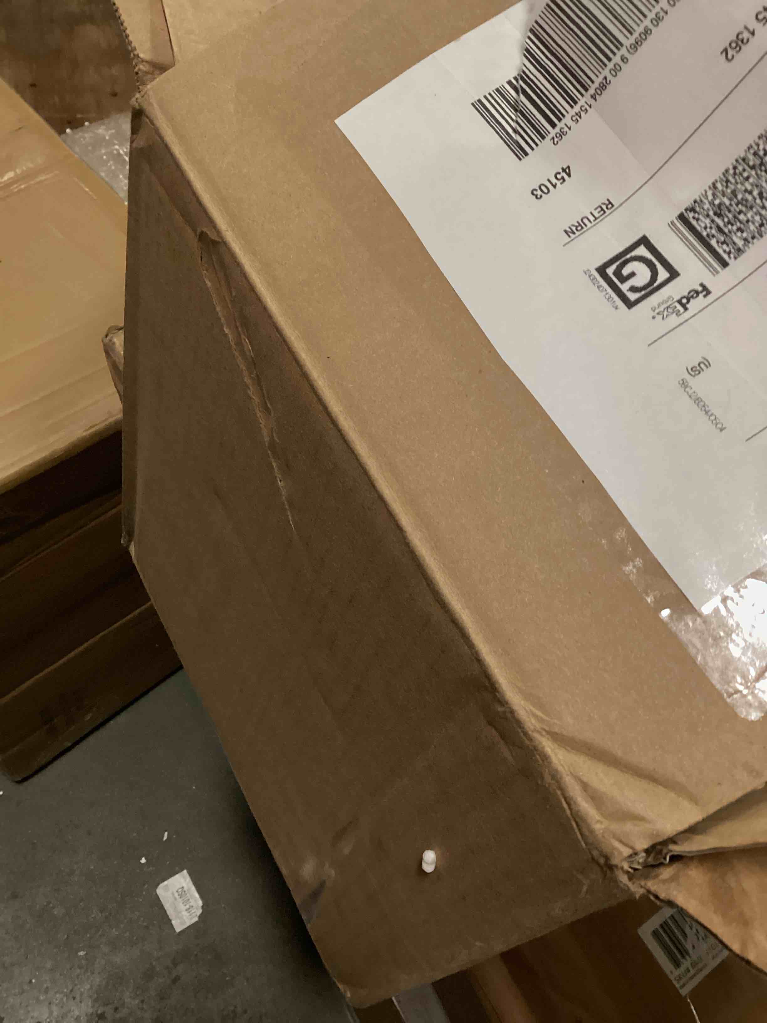 https://s3.amazonaws.com/lotting-images-prod/bidfta/PNK0242552_1729077315907.jpeg