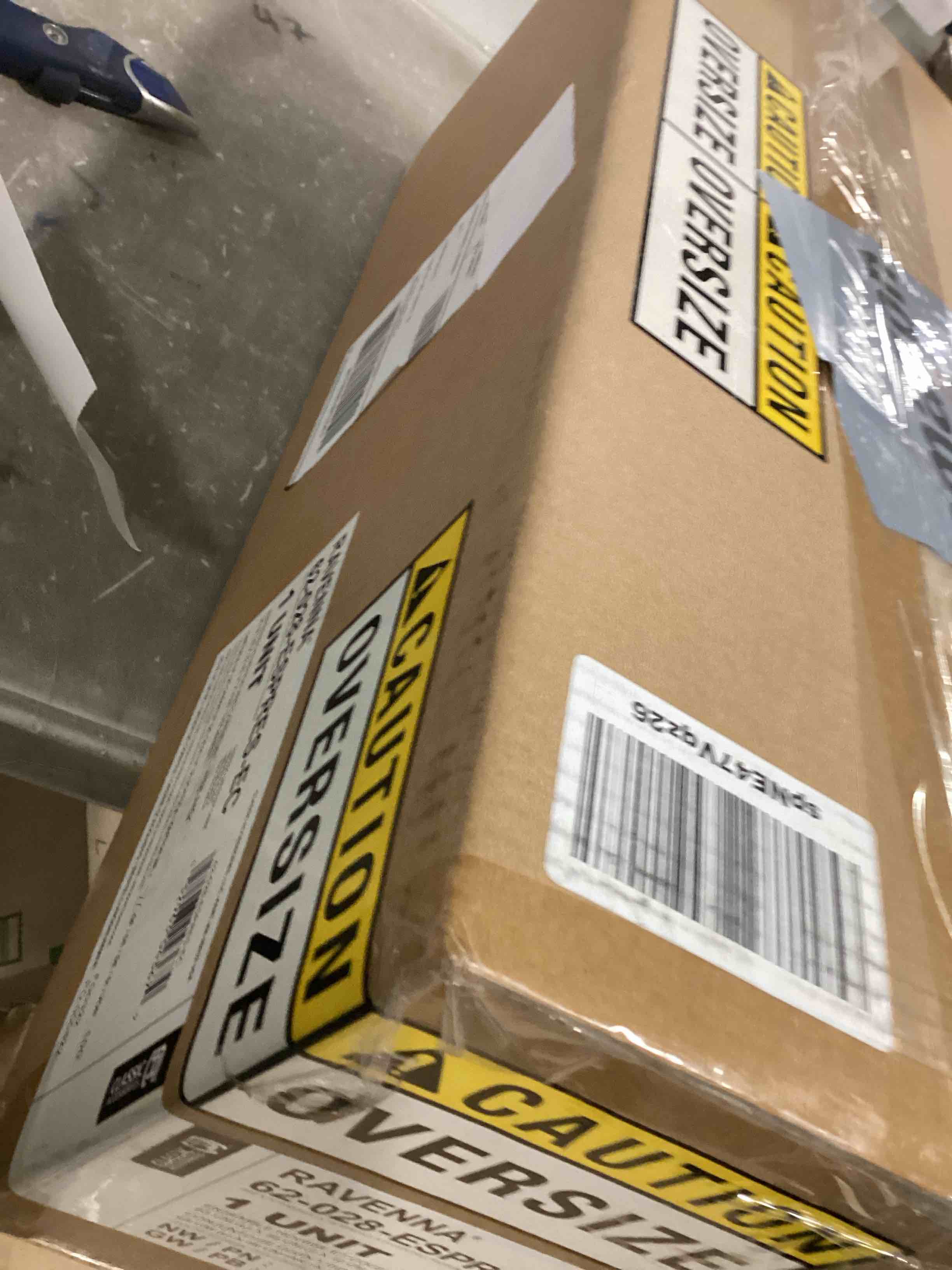 https://s3.amazonaws.com/lotting-images-prod/bidfta/PNK0242612_1728994501663.jpeg