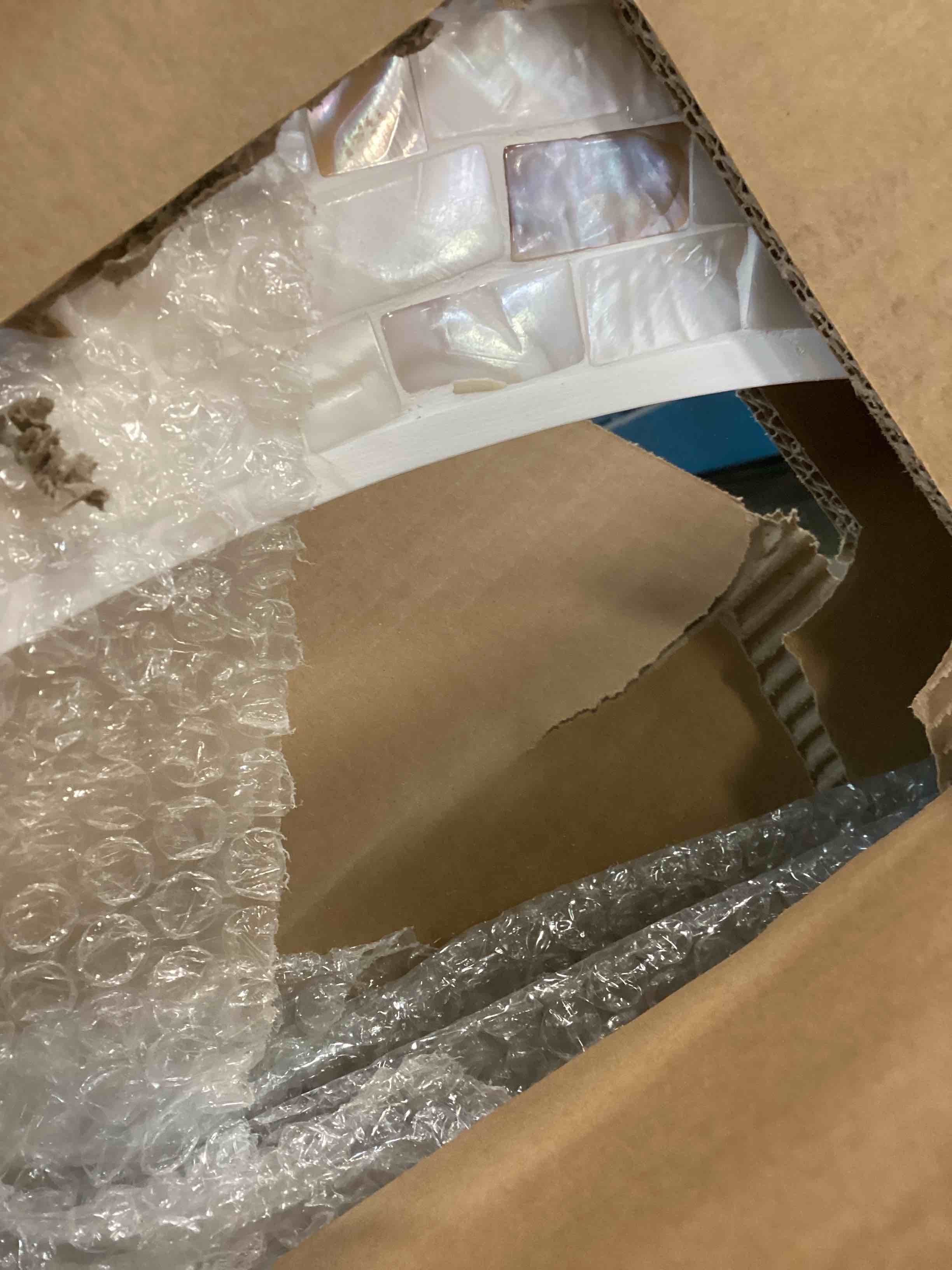 https://s3.amazonaws.com/lotting-images-prod/bidfta/PNK0243766_1728495417049.jpeg