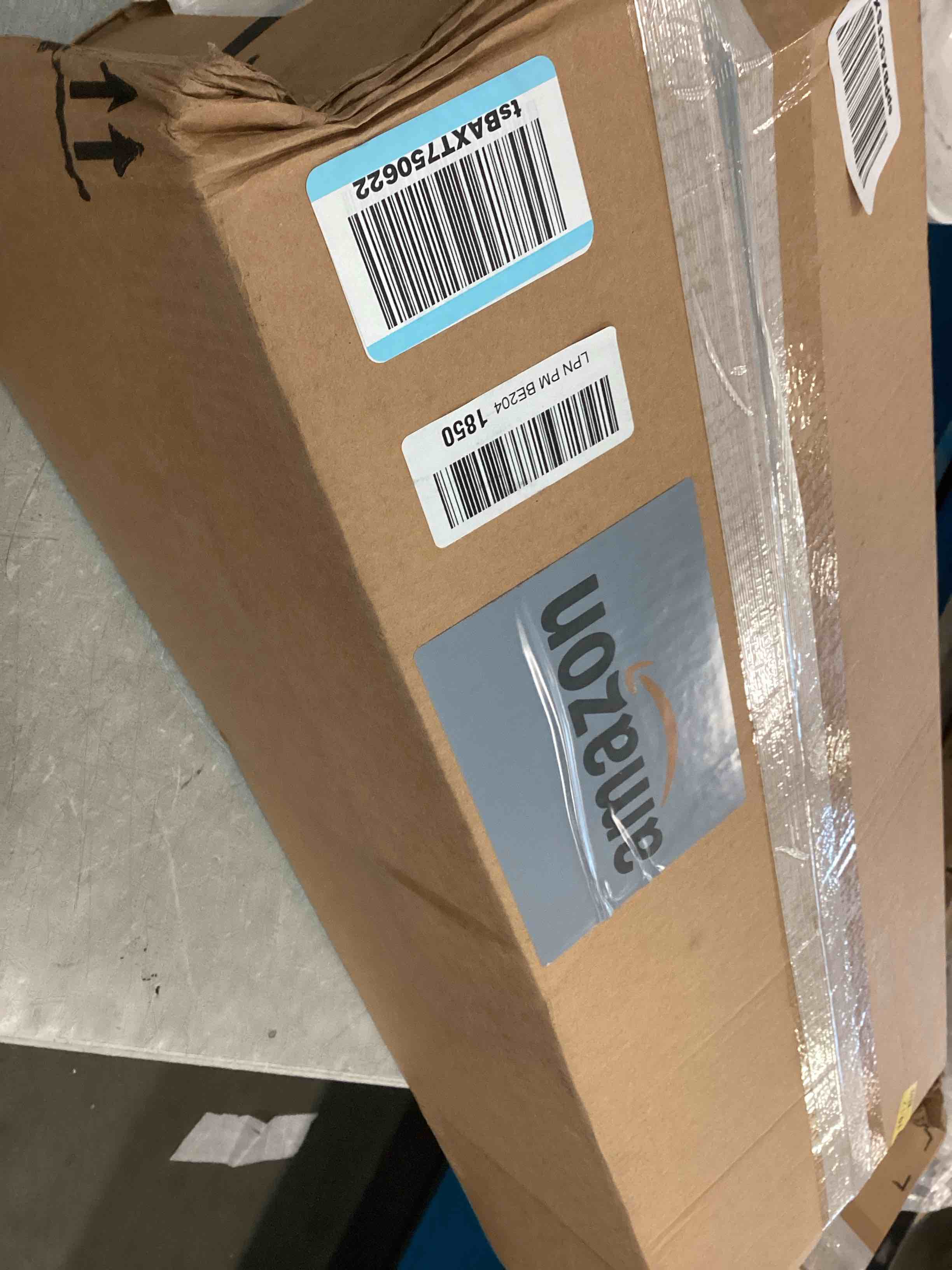 https://s3.amazonaws.com/lotting-images-prod/bidfta/PNK0243862_1728478266628.jpeg