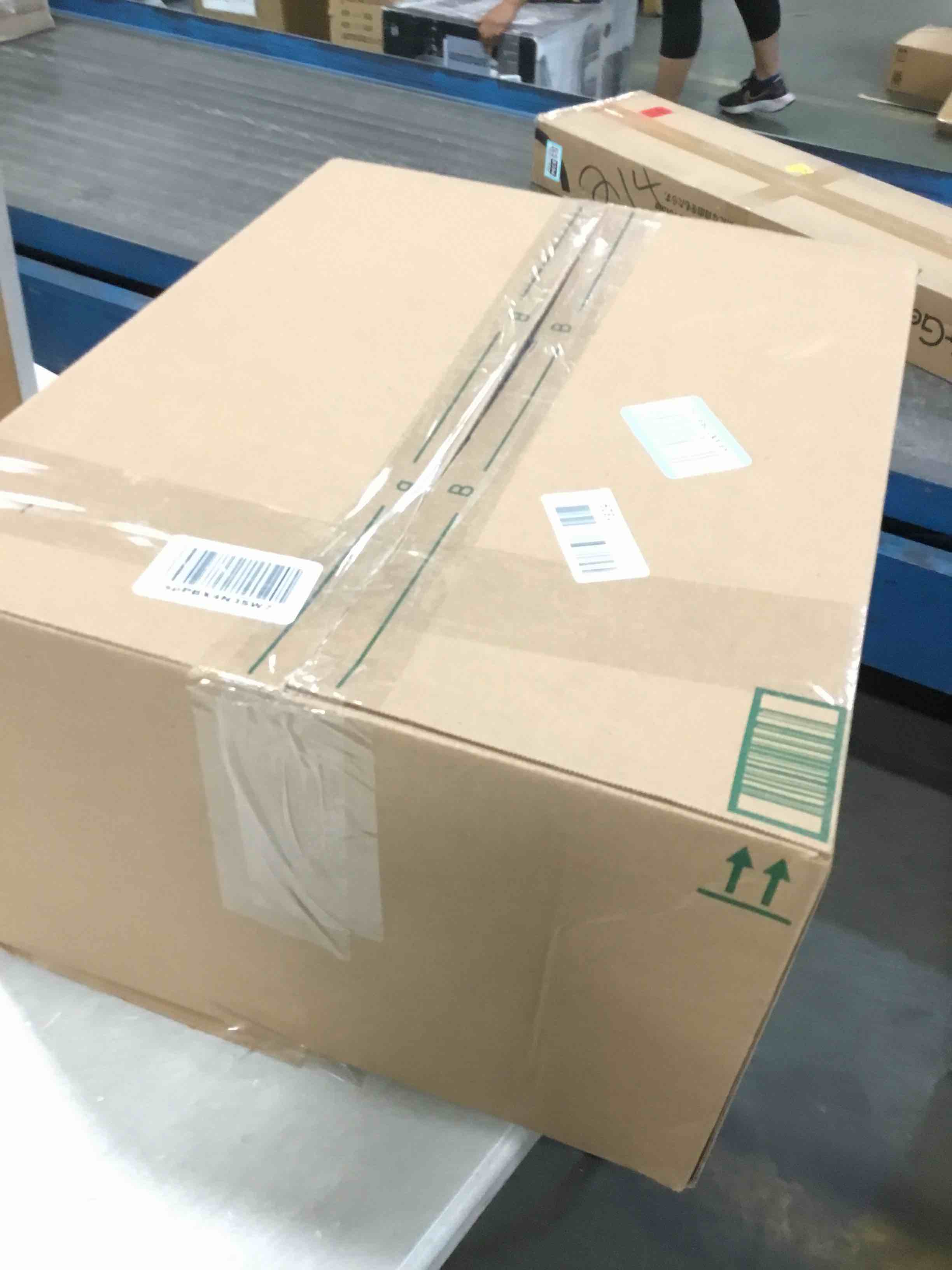 https://s3.amazonaws.com/lotting-images-prod/bidfta/PNK0245461_1727530353251.jpeg