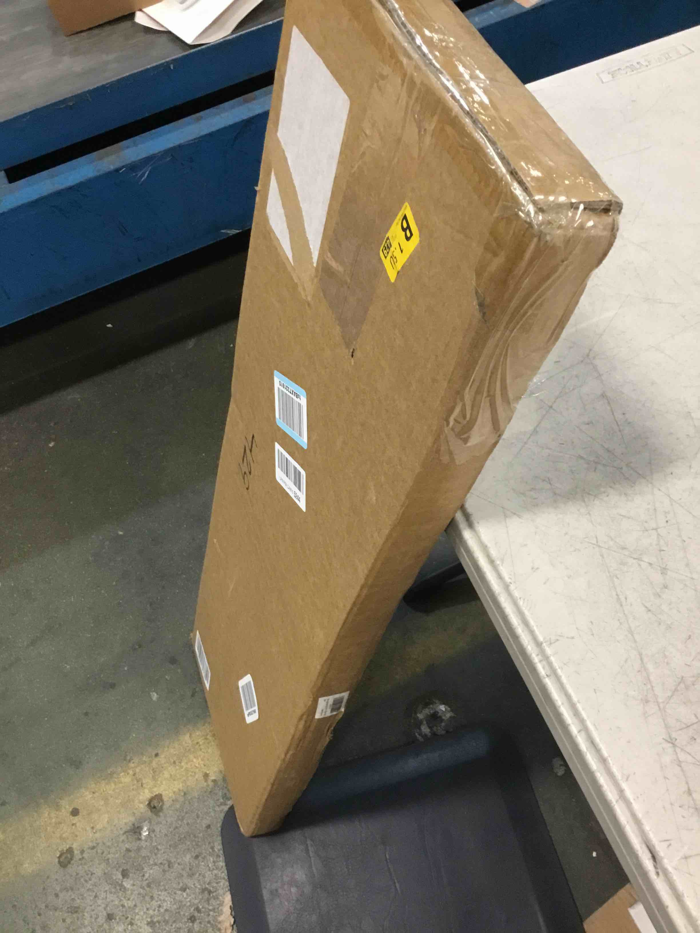 https://s3.amazonaws.com/lotting-images-prod/bidfta/PNK0245859_1727379490094.jpeg