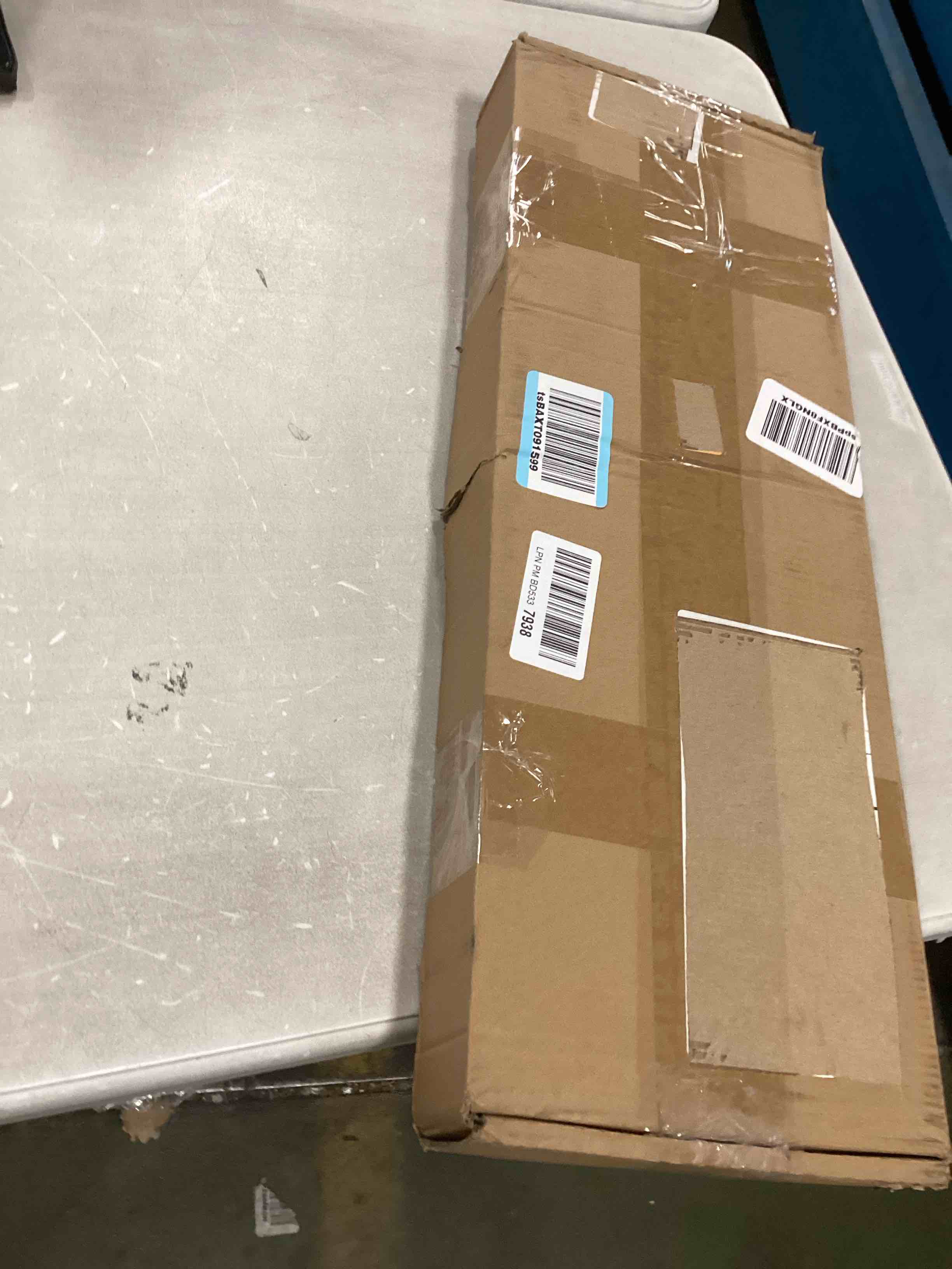 https://s3.amazonaws.com/lotting-images-prod/bidfta/PNK0246089_1727539993075.jpeg