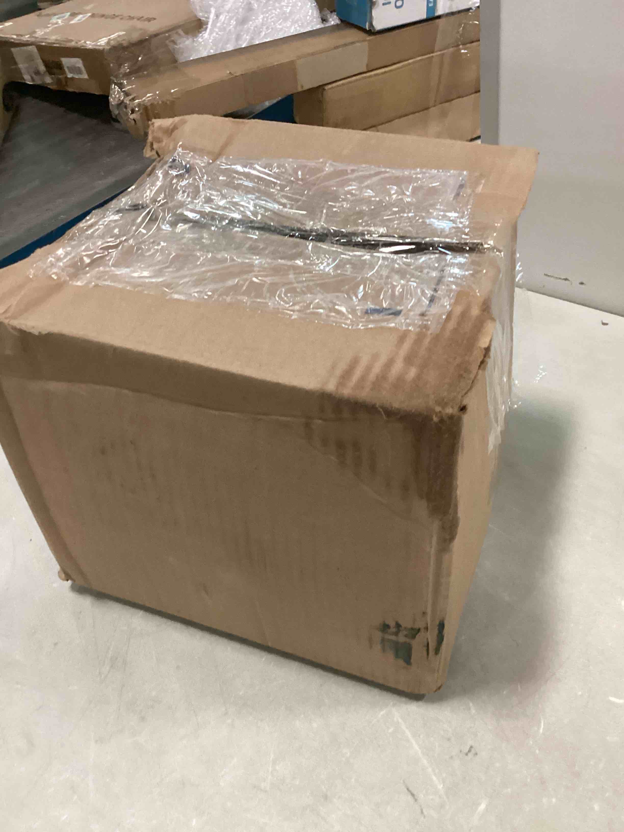 https://s3.amazonaws.com/lotting-images-prod/bidfta/PNK0246560_1727374624947.jpeg