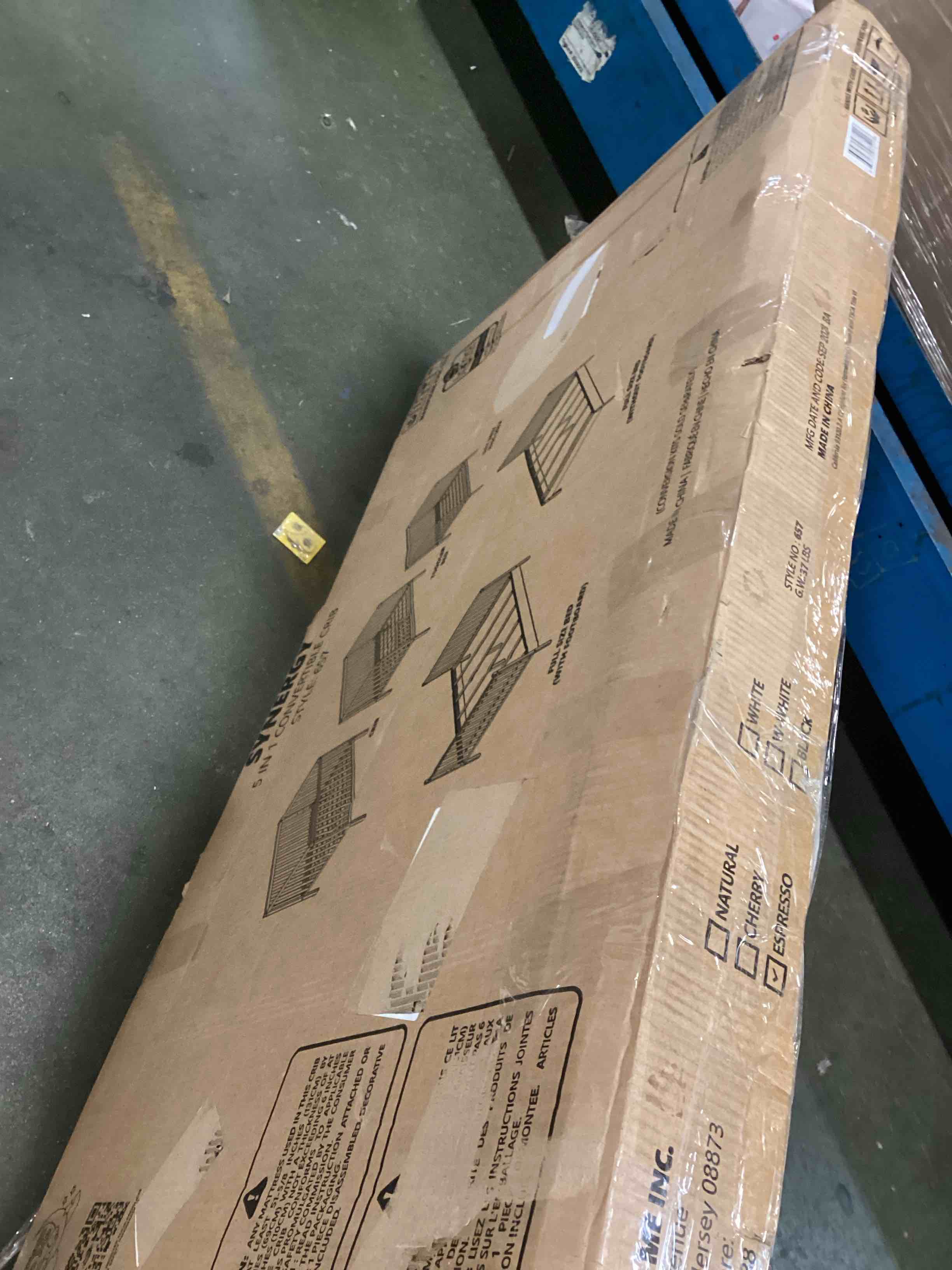 https://s3.amazonaws.com/lotting-images-prod/bidfta/PNK0246603_1727367596544.jpeg