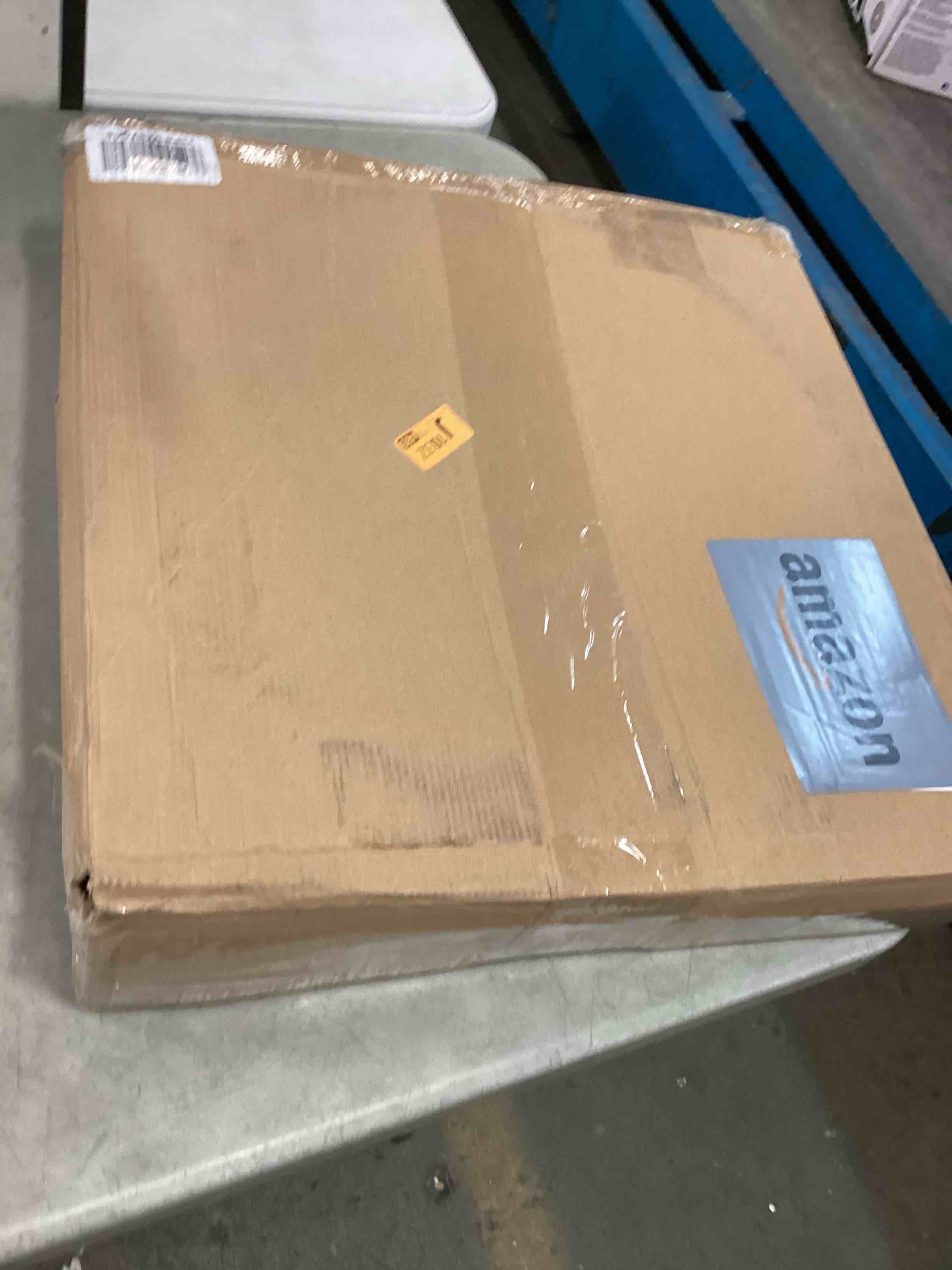 https://s3.amazonaws.com/lotting-images-prod/bidfta/PNK0247367_1727105794945.jpeg