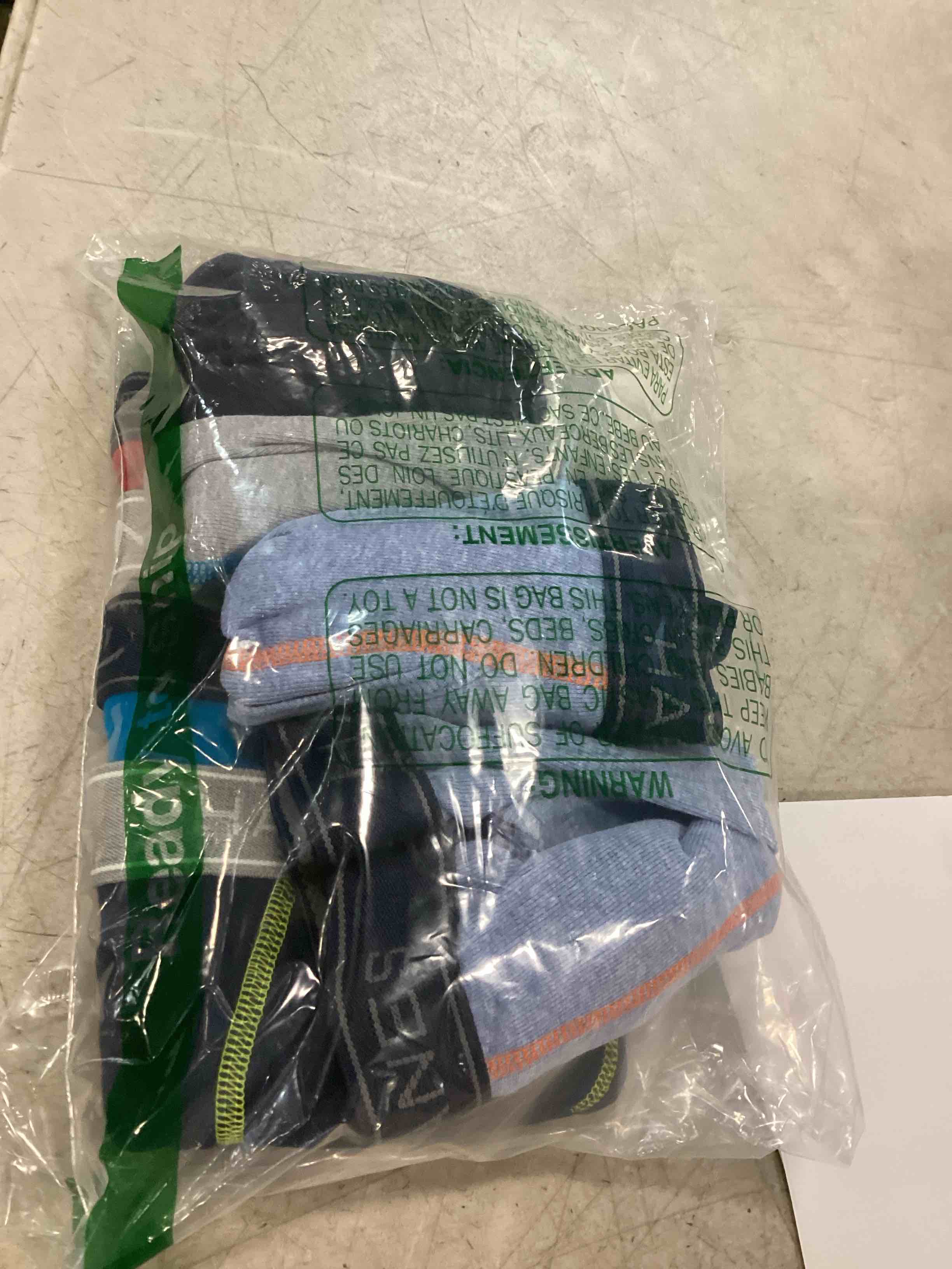 https://s3.amazonaws.com/lotting-images-prod/bidfta/PNK0248172_1728075946099.jpeg