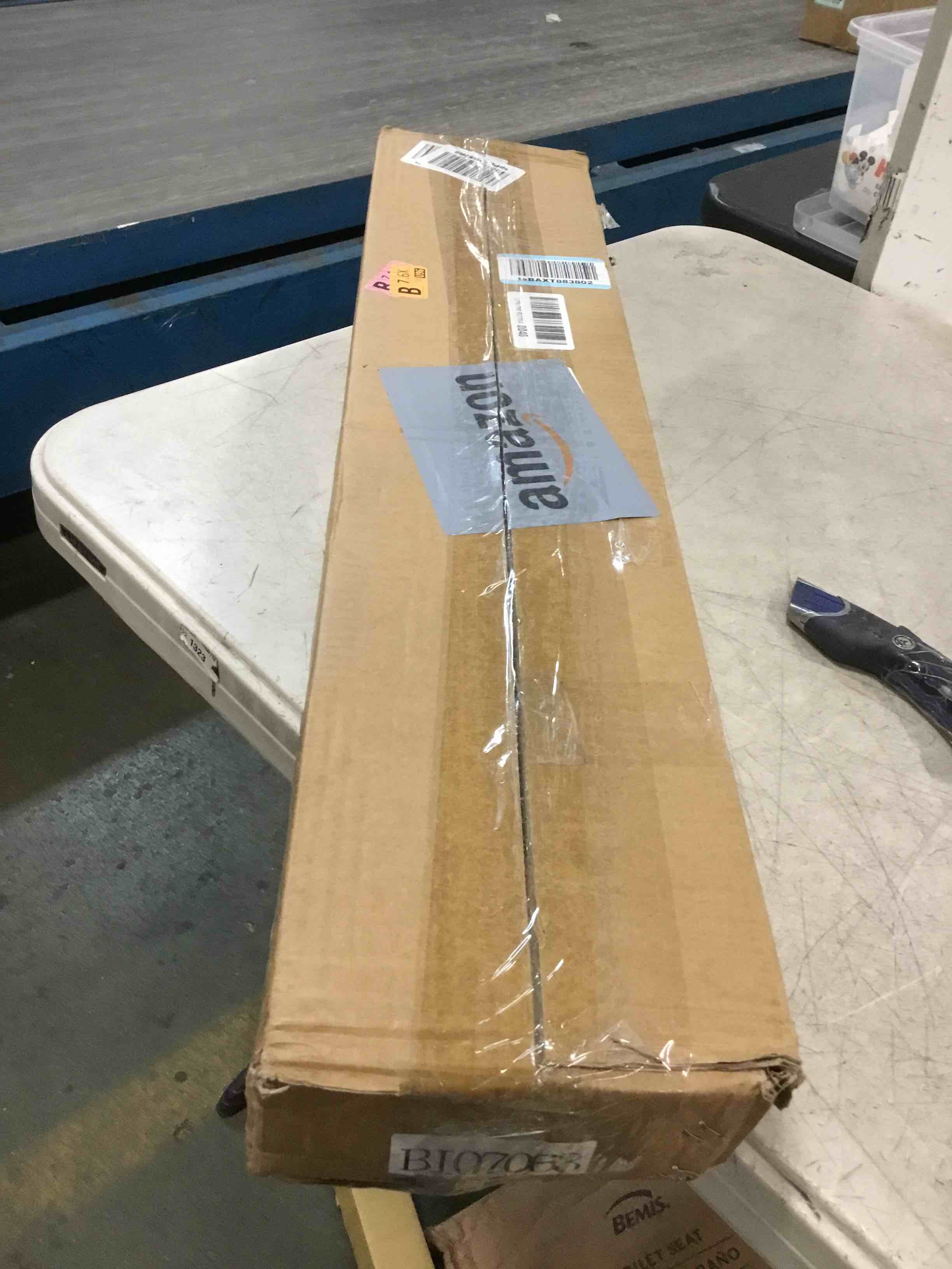 https://s3.amazonaws.com/lotting-images-prod/bidfta/PNK0248948_1727747951644.jpeg