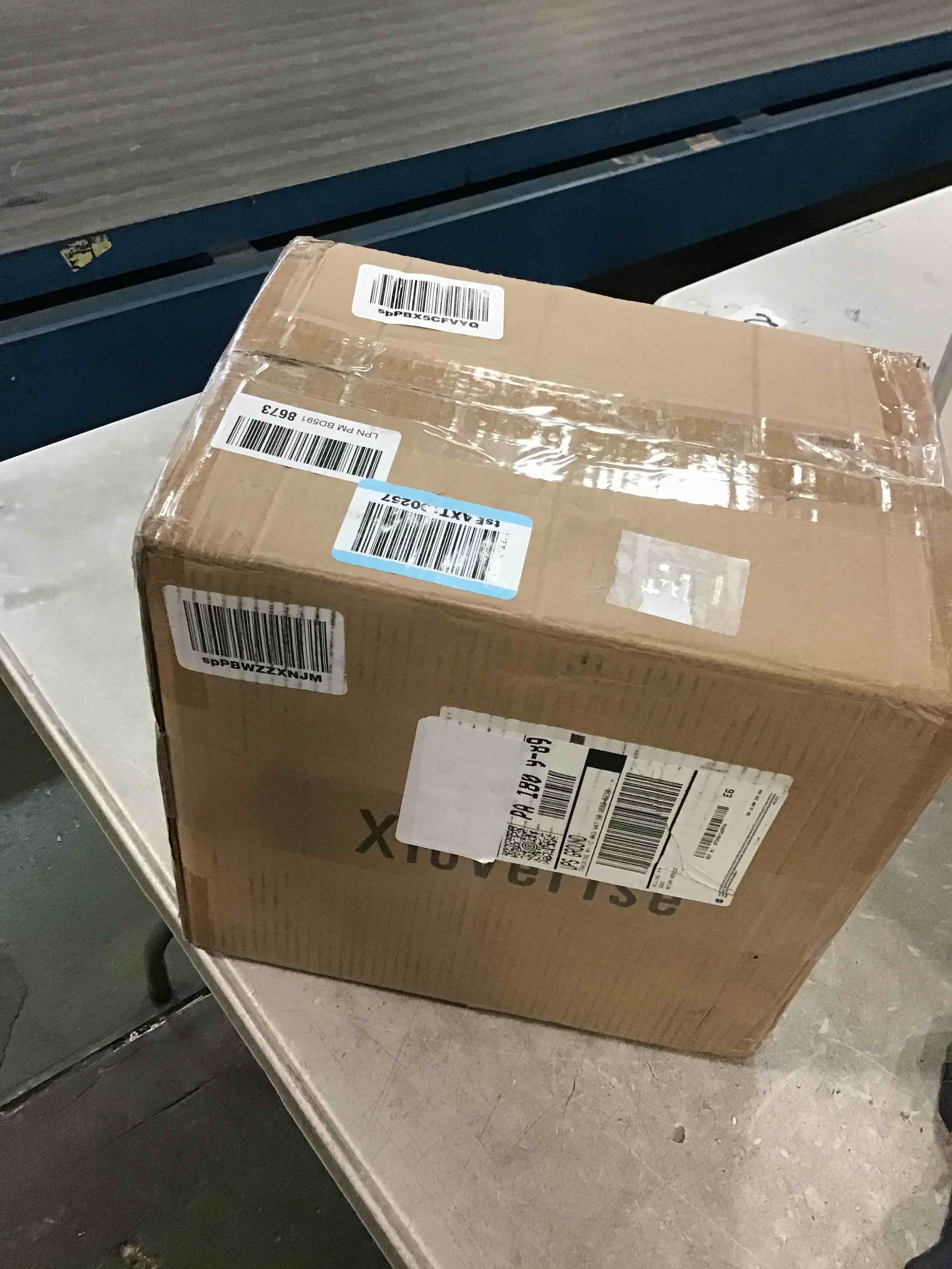 https://s3.amazonaws.com/lotting-images-prod/bidfta/PNK0250240_1728076362751.jpeg