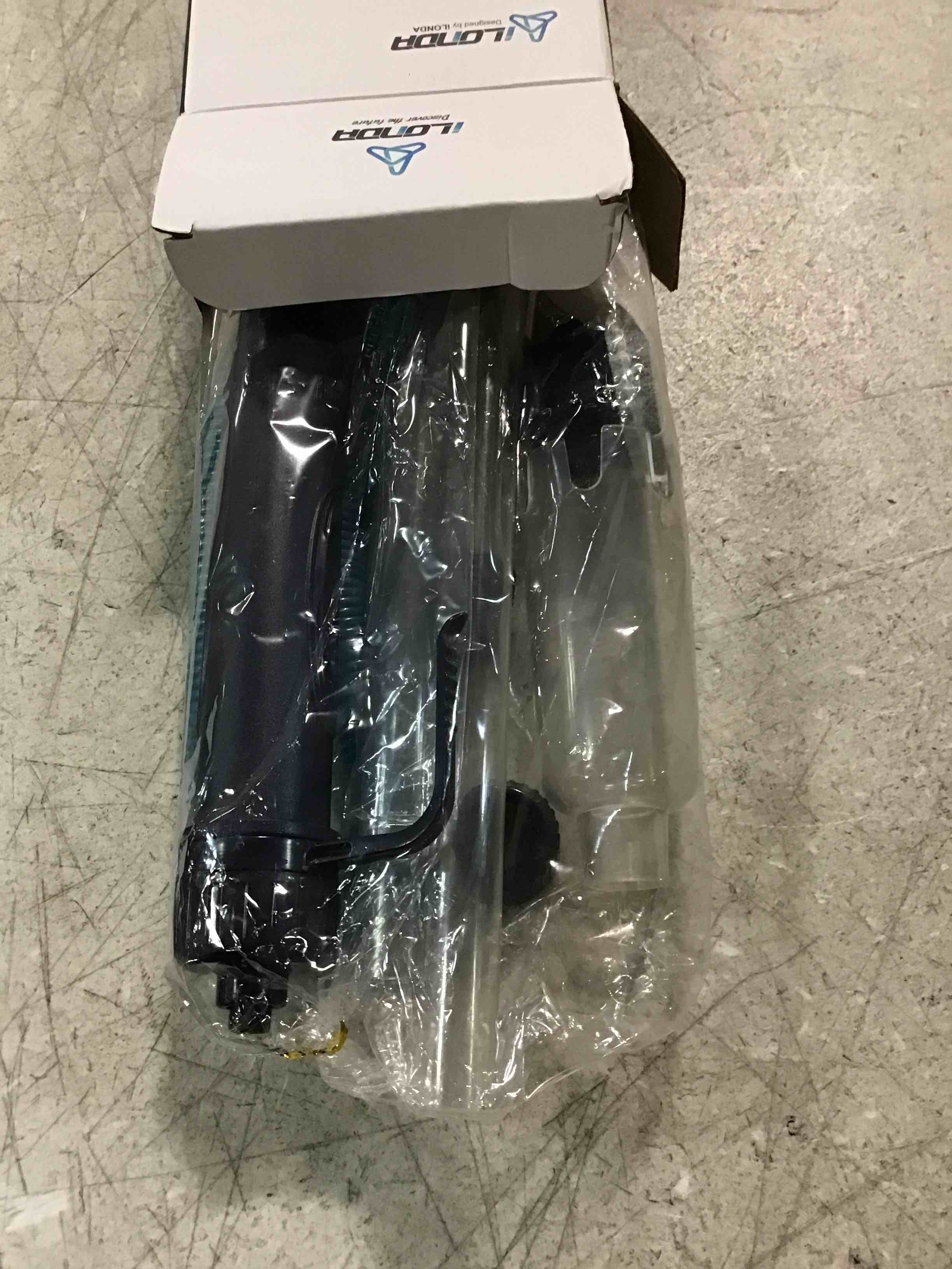 https://s3.amazonaws.com/lotting-images-prod/bidfta/PNK0251808_1727323585390.jpeg