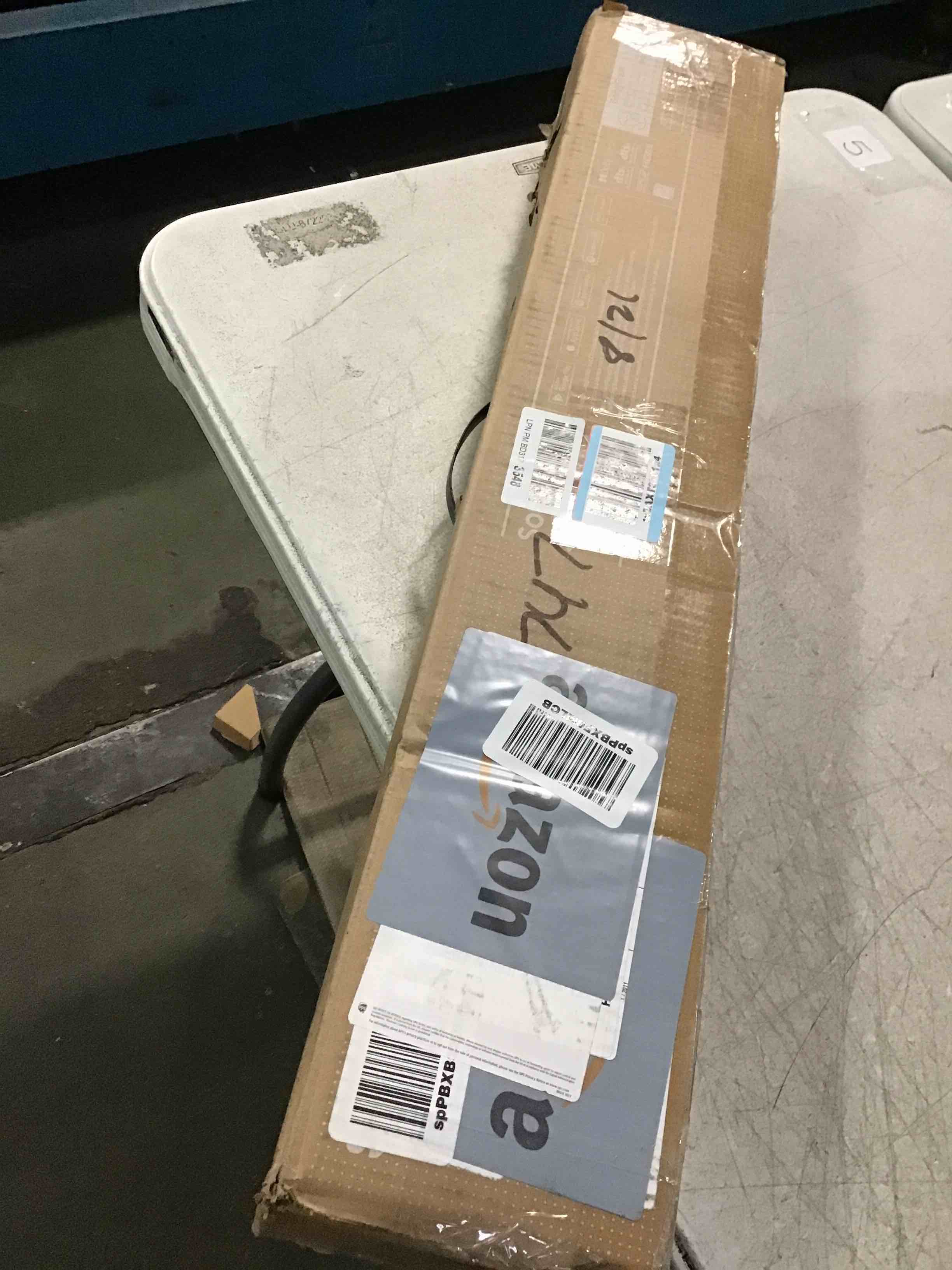 https://s3.amazonaws.com/lotting-images-prod/bidfta/PNK0251973_1727302499926.jpeg