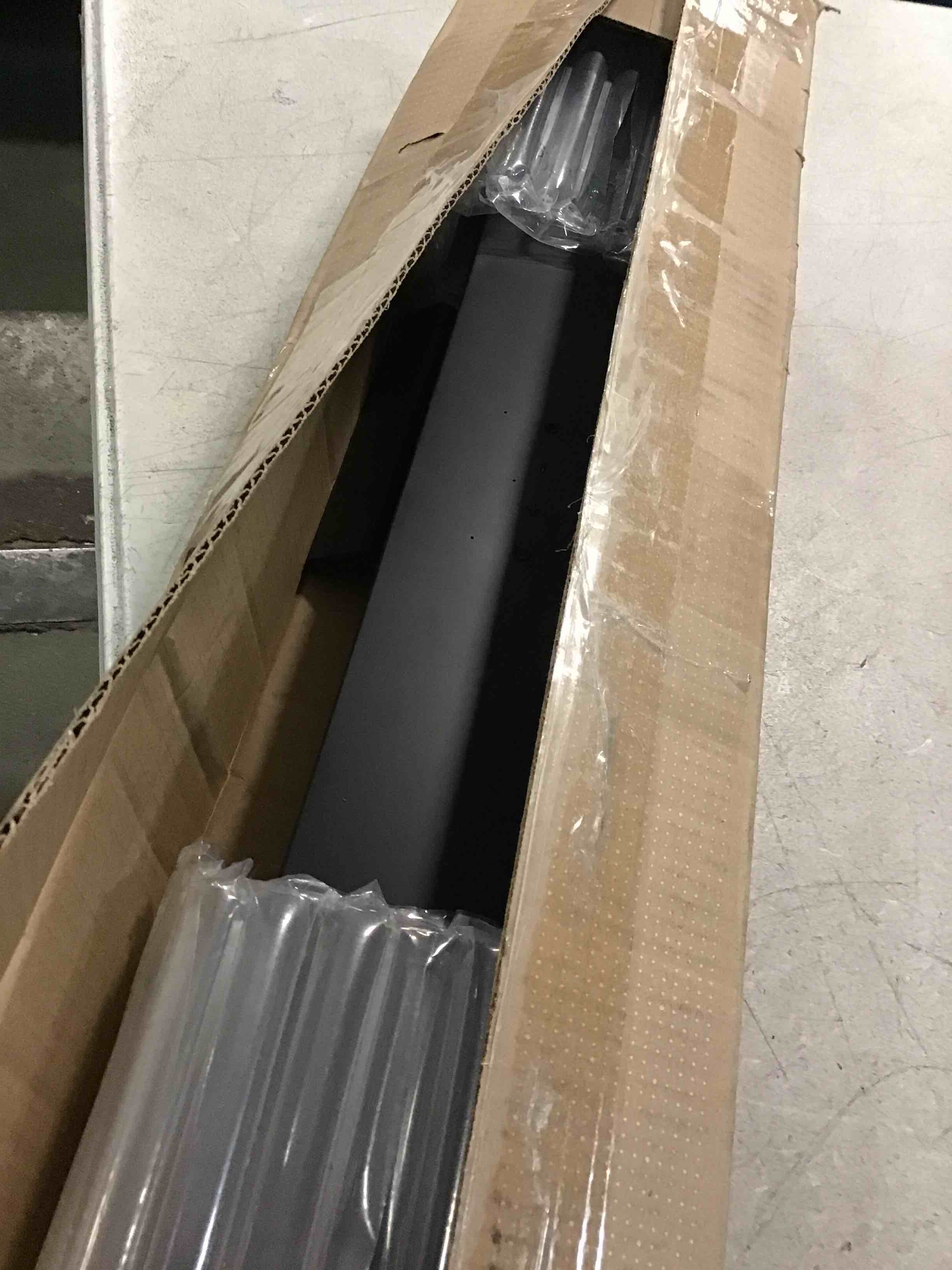 https://s3.amazonaws.com/lotting-images-prod/bidfta/PNK0251973_1727302514718.jpeg