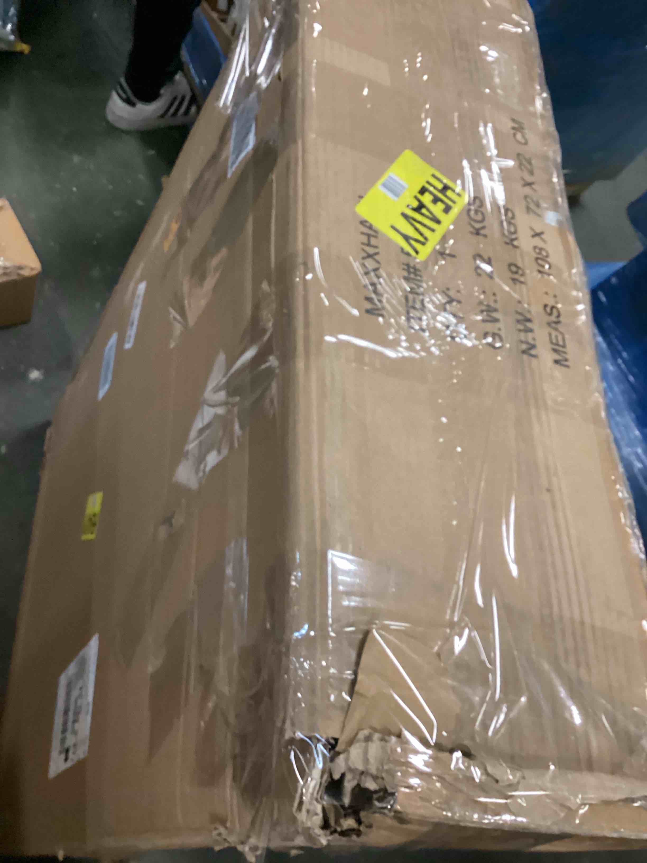 https://s3.amazonaws.com/lotting-images-prod/bidfta/PNK0258979_1734140386253.jpeg