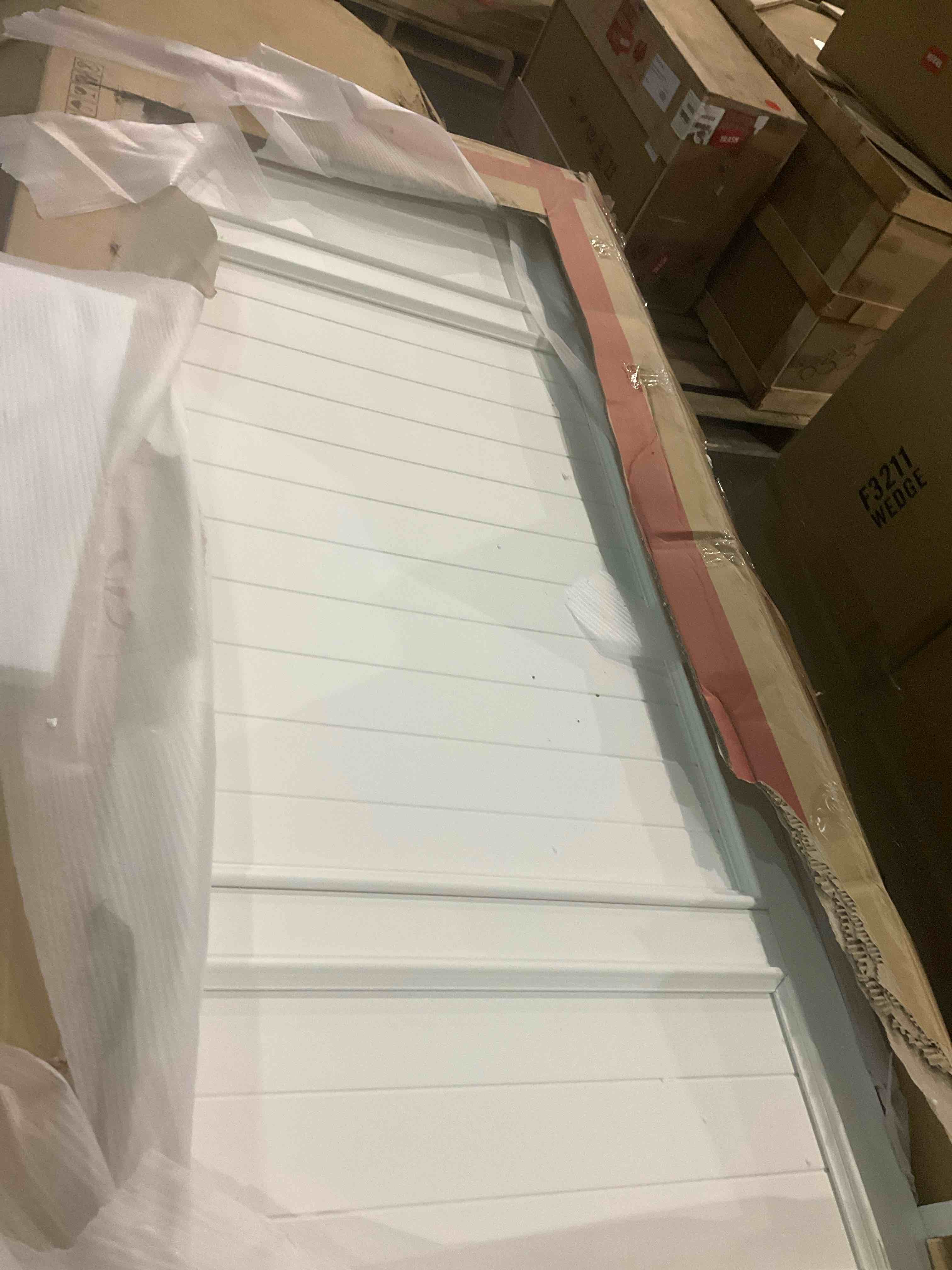 https://s3.amazonaws.com/lotting-images-prod/bidfta/PNK0260249_1733319791519.jpeg