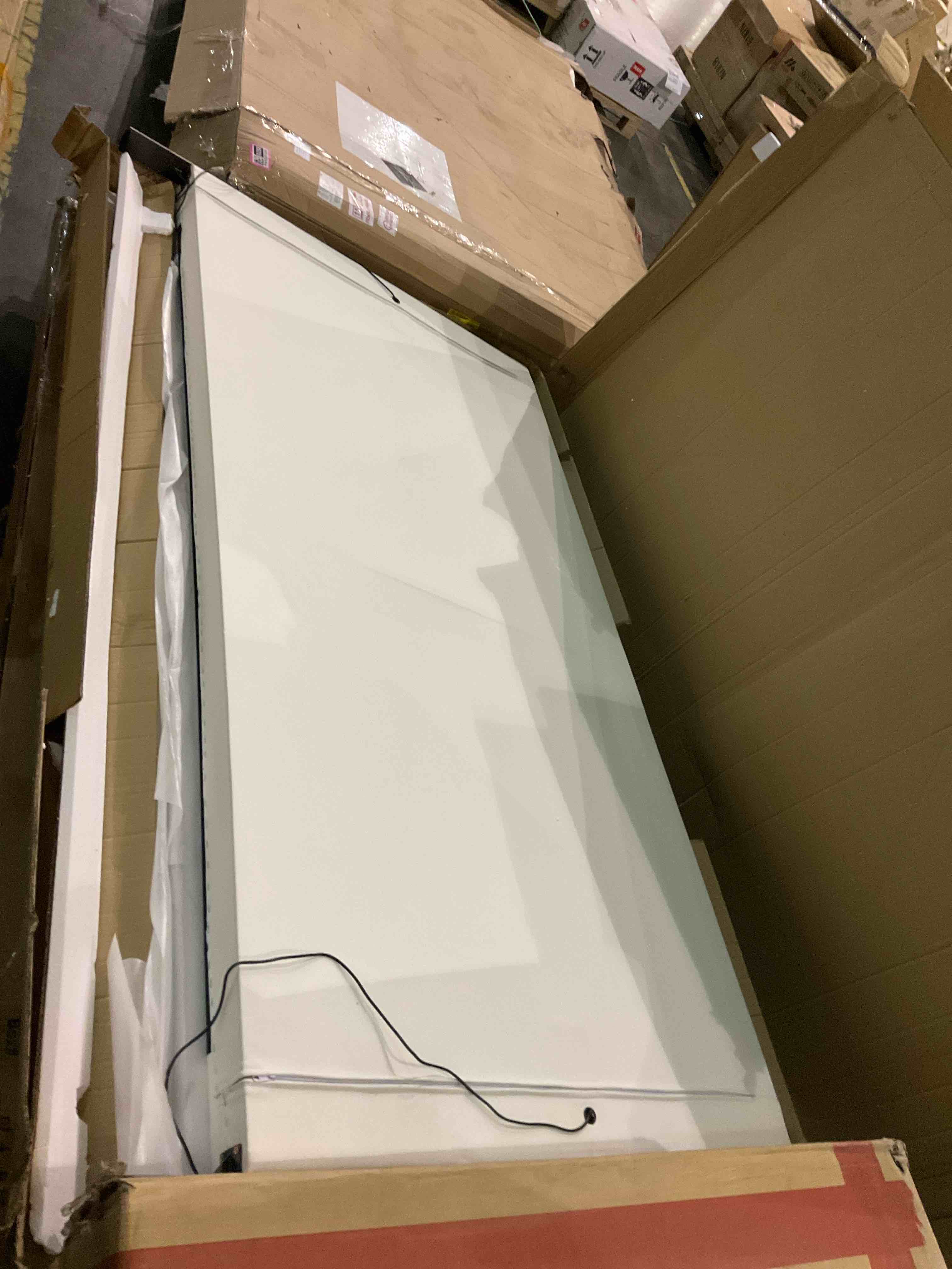 https://s3.amazonaws.com/lotting-images-prod/bidfta/PNK0260254_1733318379074.jpeg