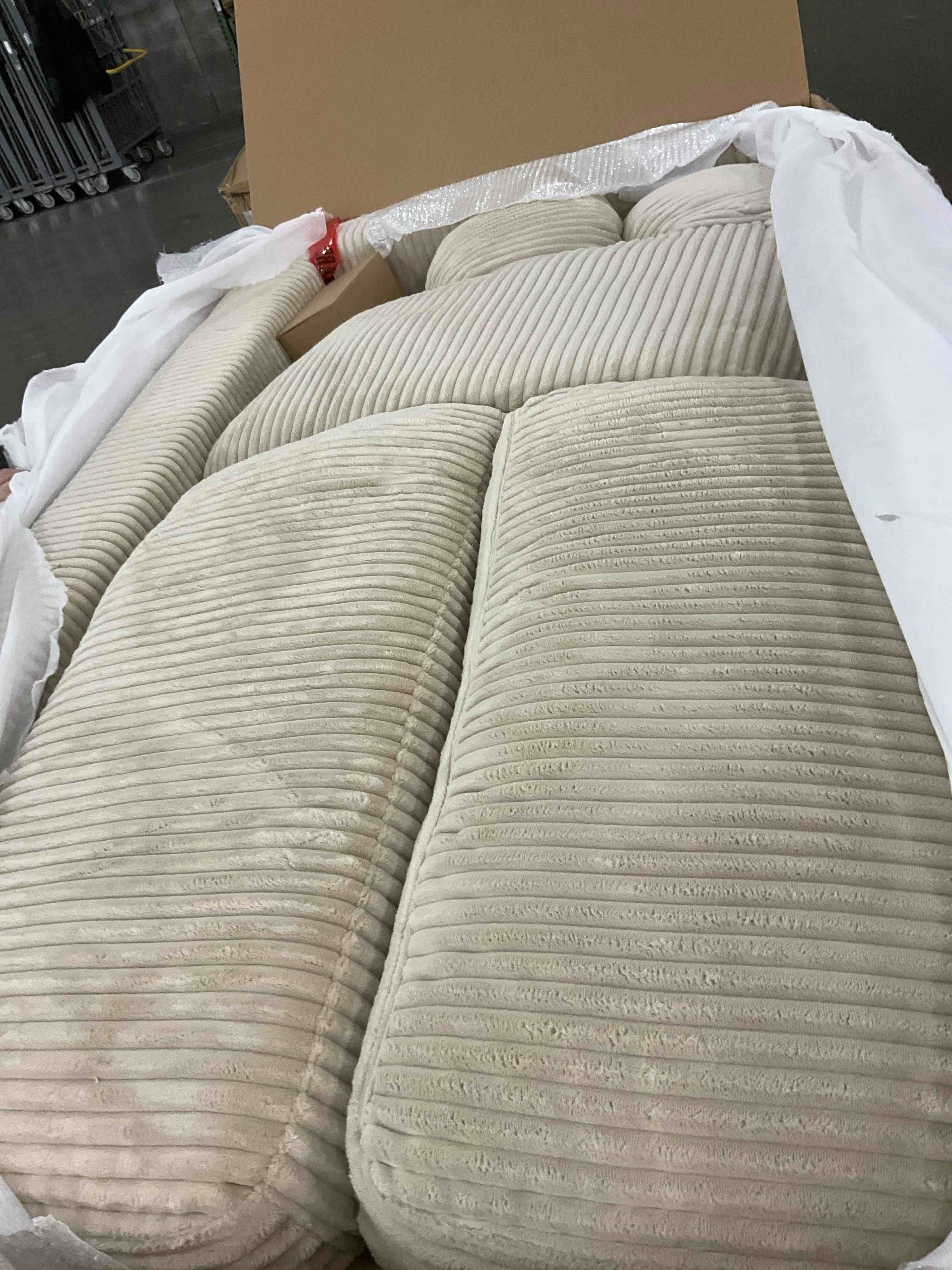 RAF Loveseat 