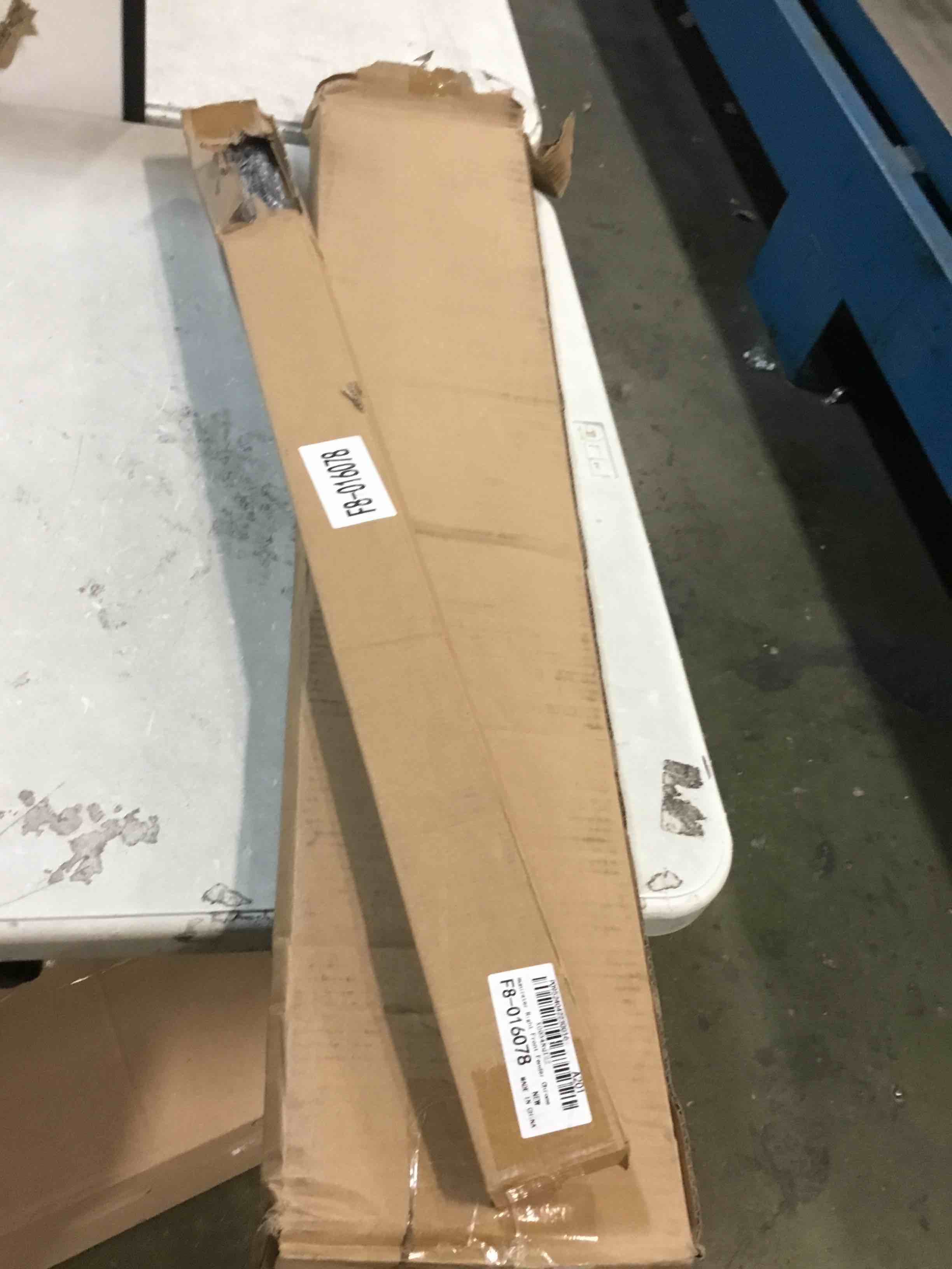 https://s3.amazonaws.com/lotting-images-prod/bidfta/PNK0262843_1727154382814.jpeg