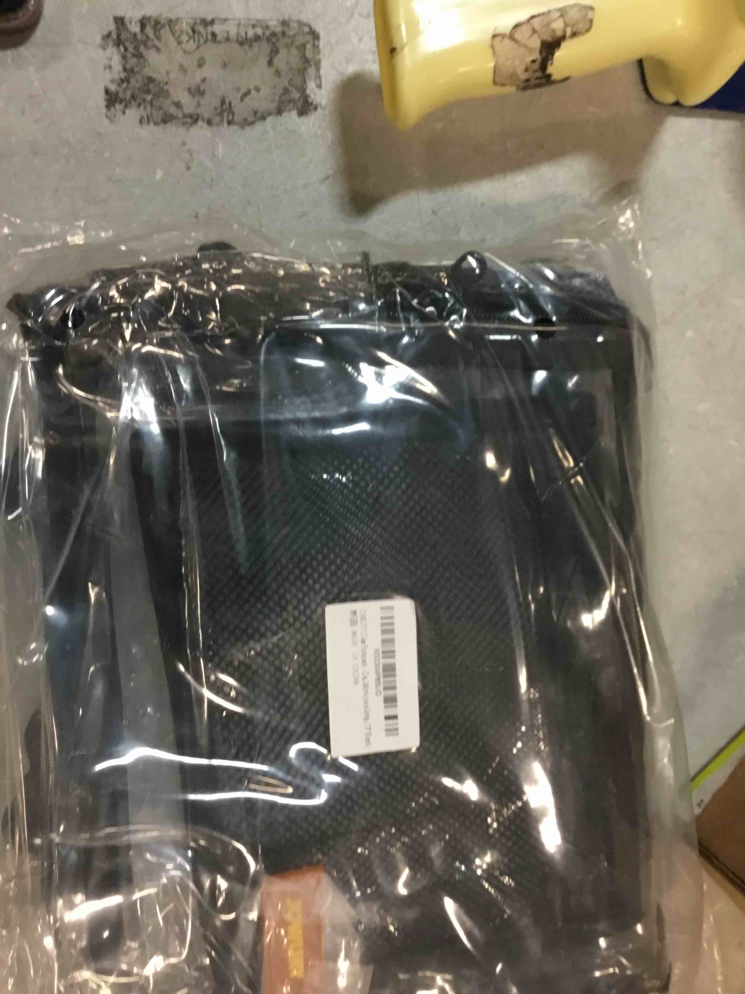 https://s3.amazonaws.com/lotting-images-prod/bidfta/PNK0263311_1726789120765.jpeg