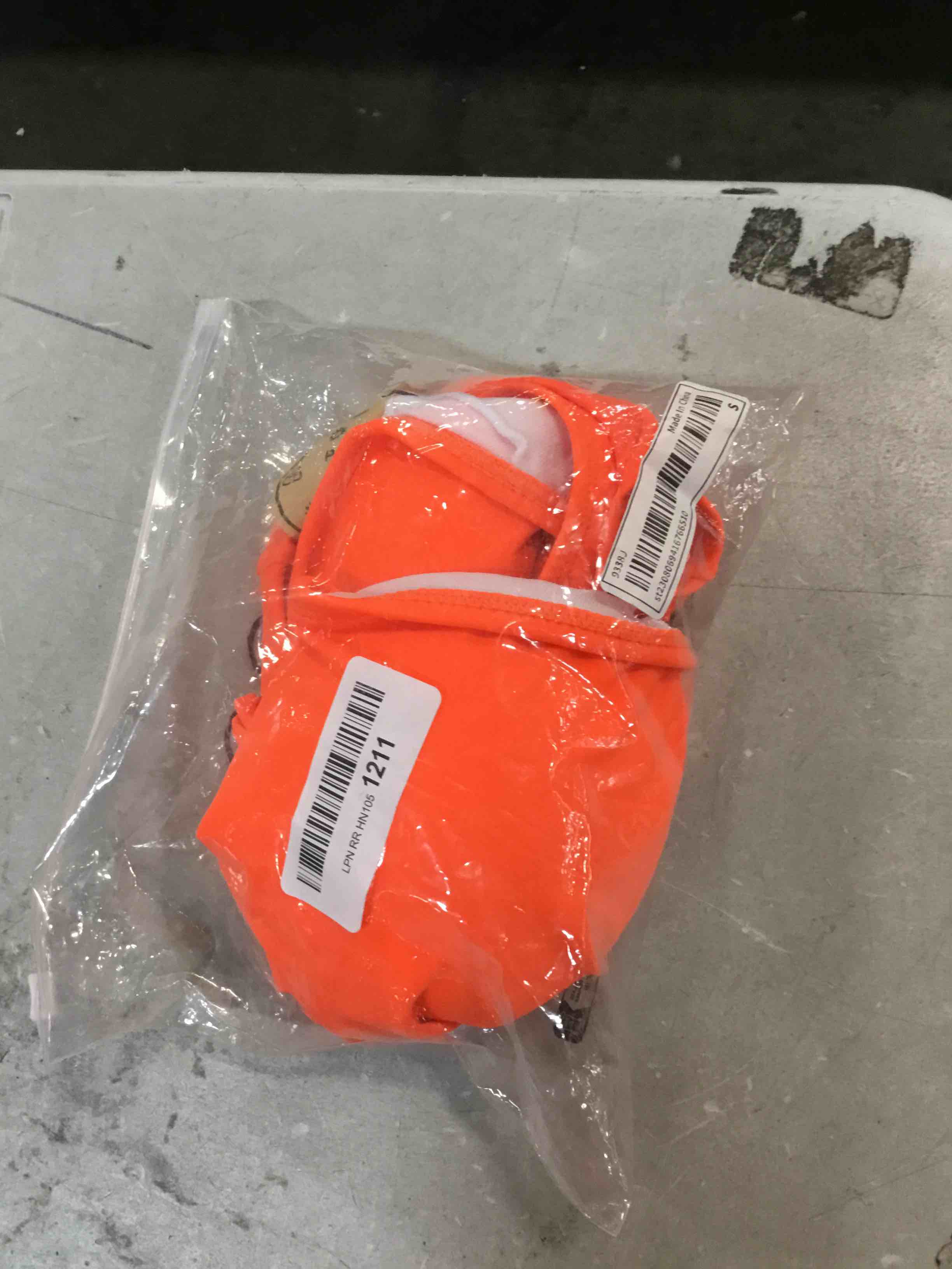 https://s3.amazonaws.com/lotting-images-prod/bidfta/PNK0263472_1726694883790.jpeg