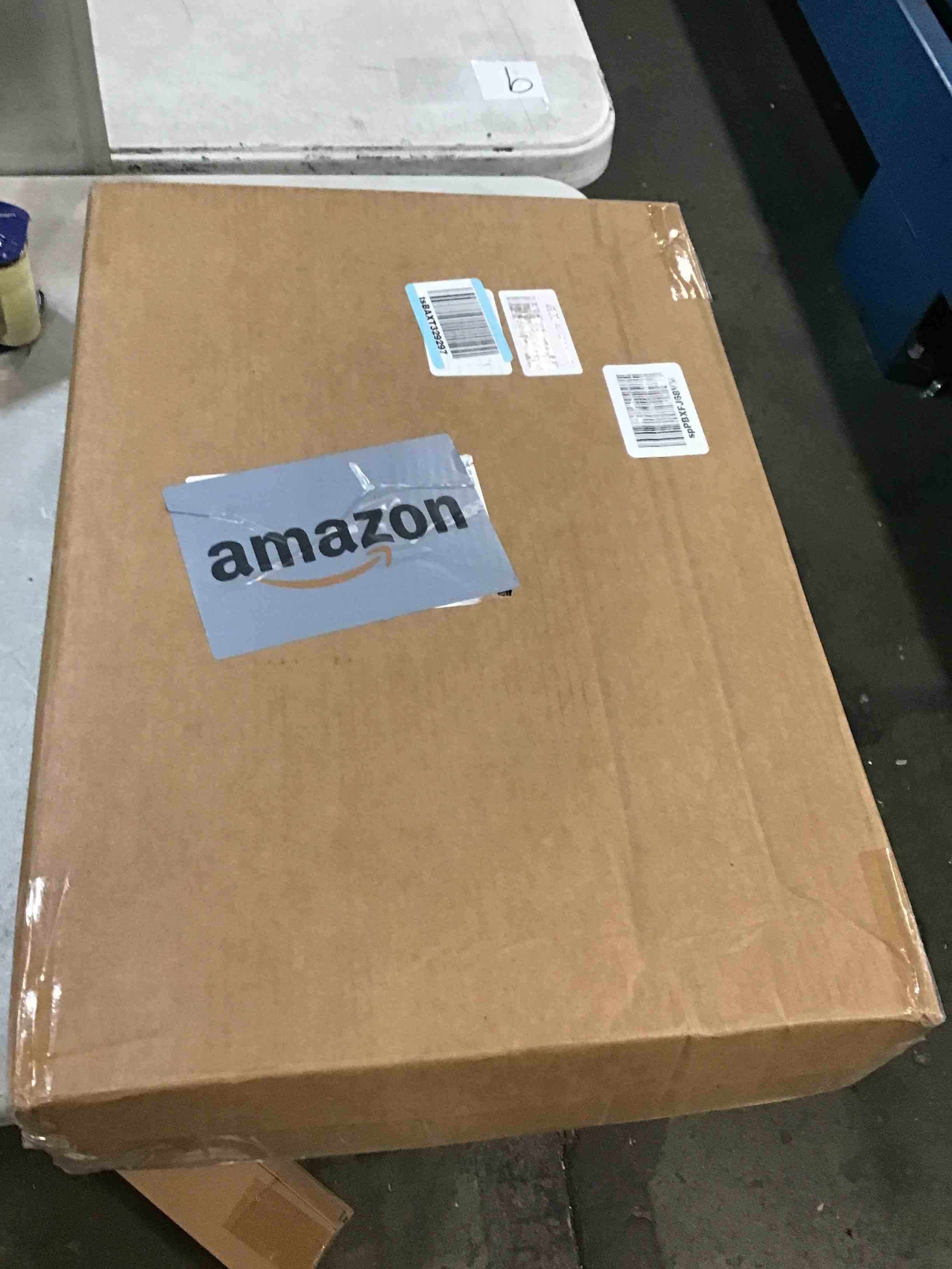 https://s3.amazonaws.com/lotting-images-prod/bidfta/PNK0263797_1726525394990.jpeg