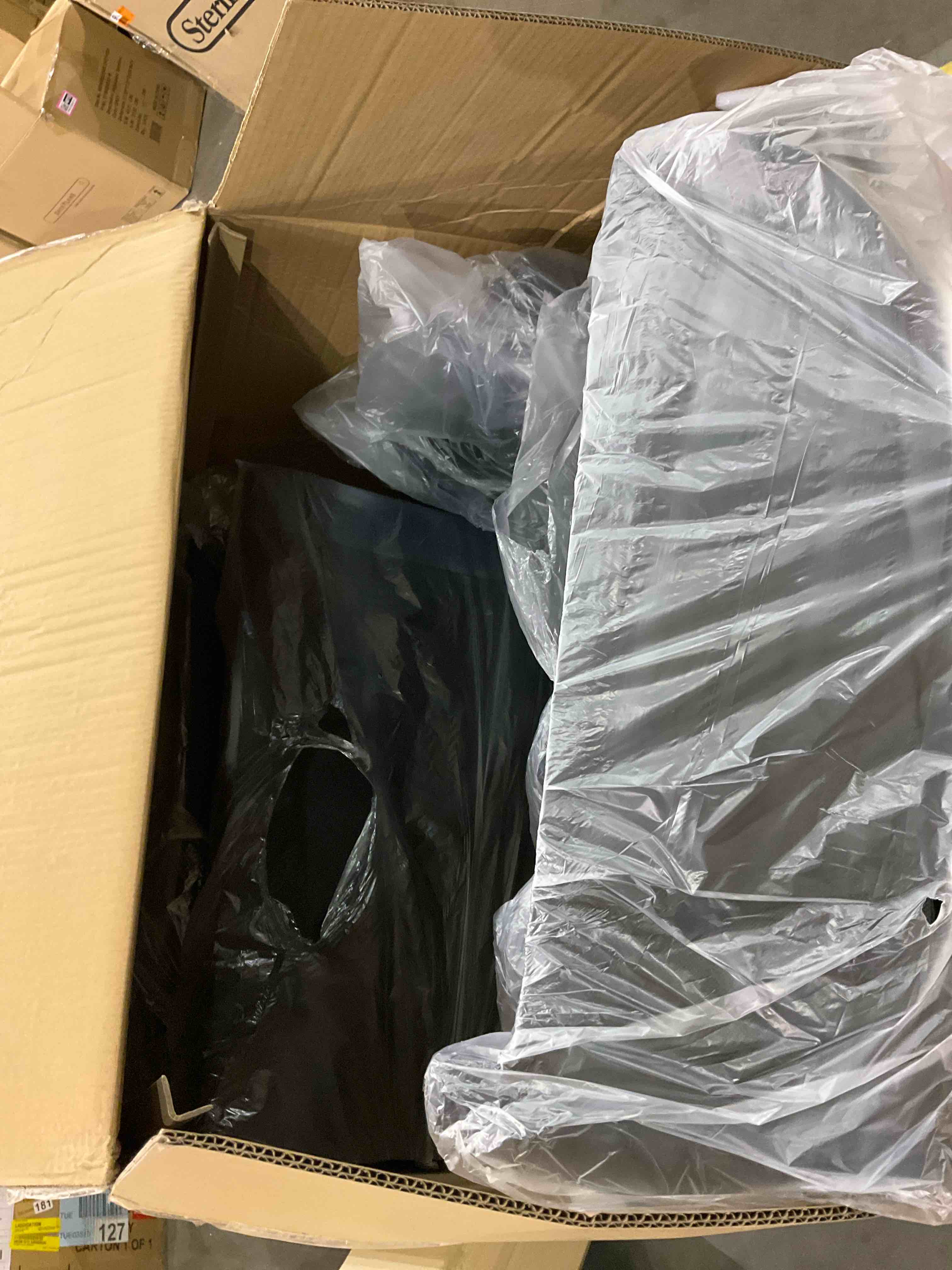 https://s3.amazonaws.com/lotting-images-prod/bidfta/PNK0264060_1736260402978.jpeg