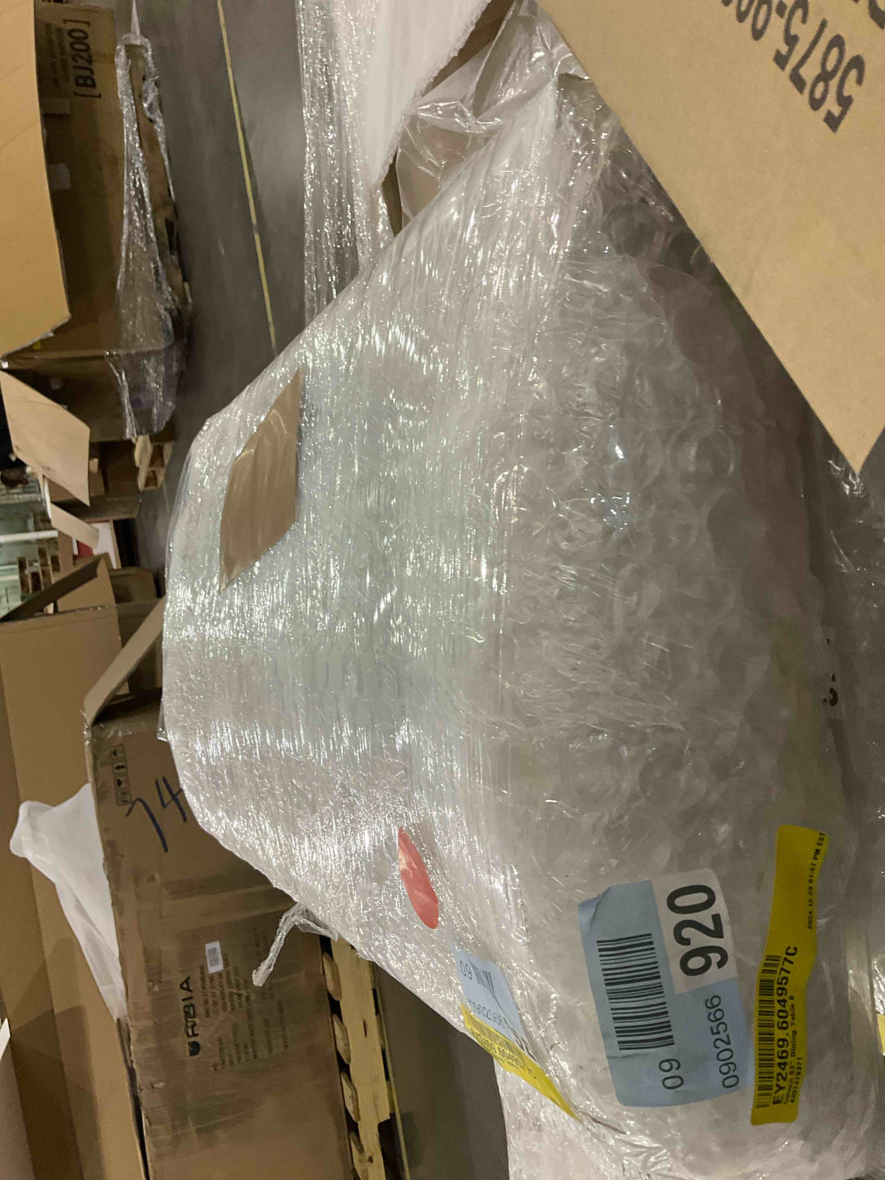 https://s3.amazonaws.com/lotting-images-prod/bidfta/PNK0264086_1736264653074.jpeg