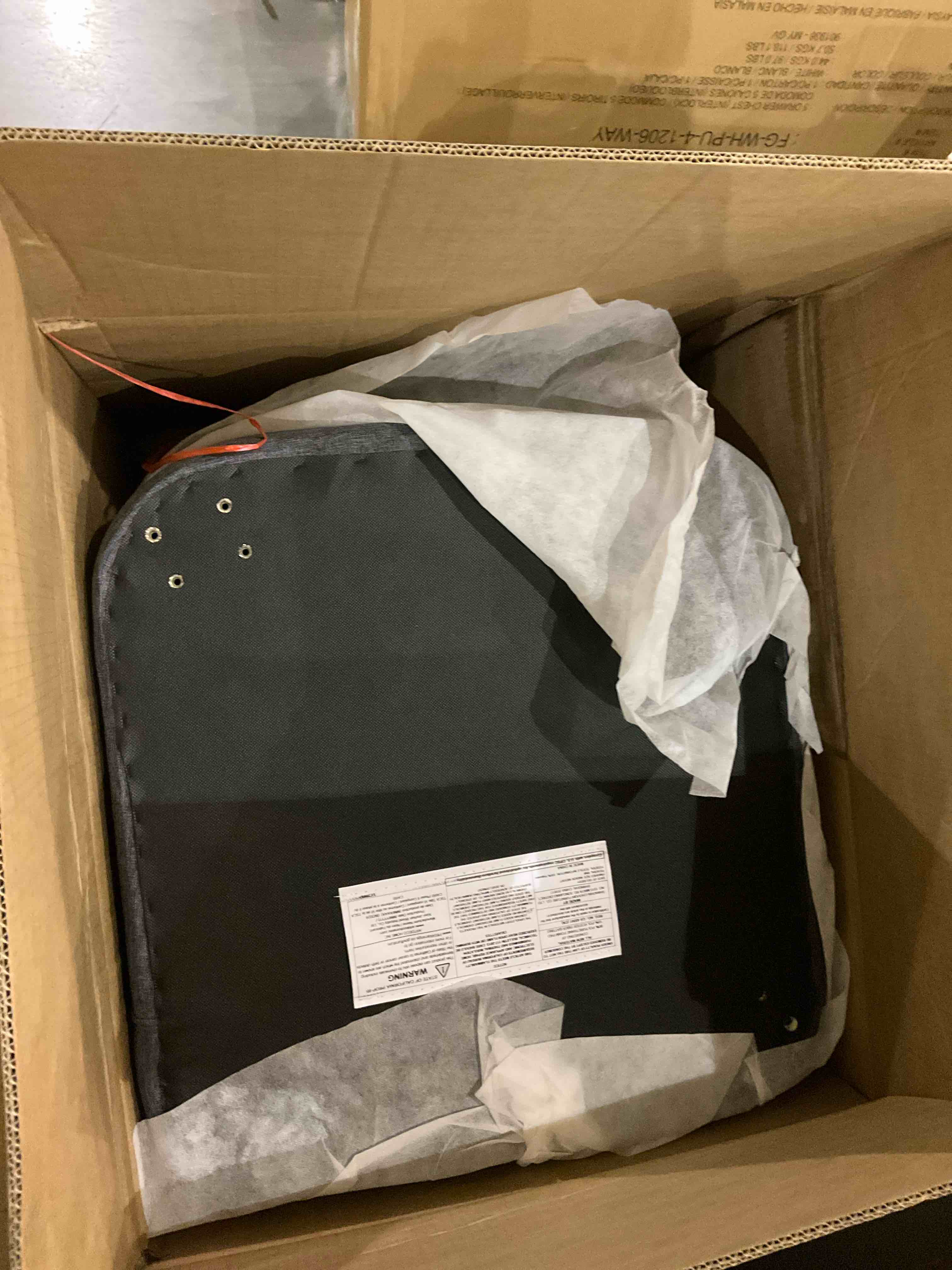 https://s3.amazonaws.com/lotting-images-prod/bidfta/PNK0264107_1736252975592.jpeg