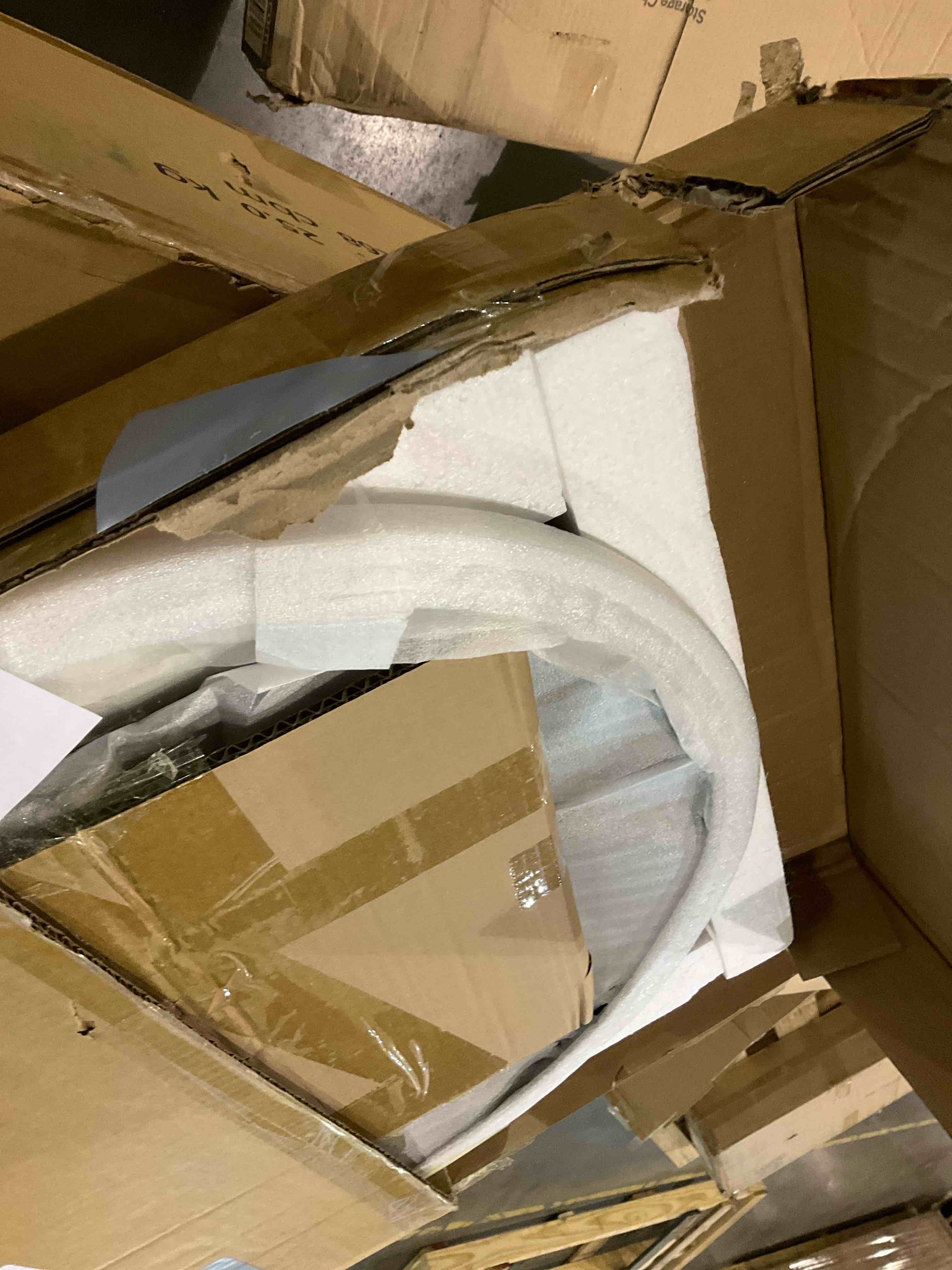 https://s3.amazonaws.com/lotting-images-prod/bidfta/PNK0264125_1736166389034.jpeg