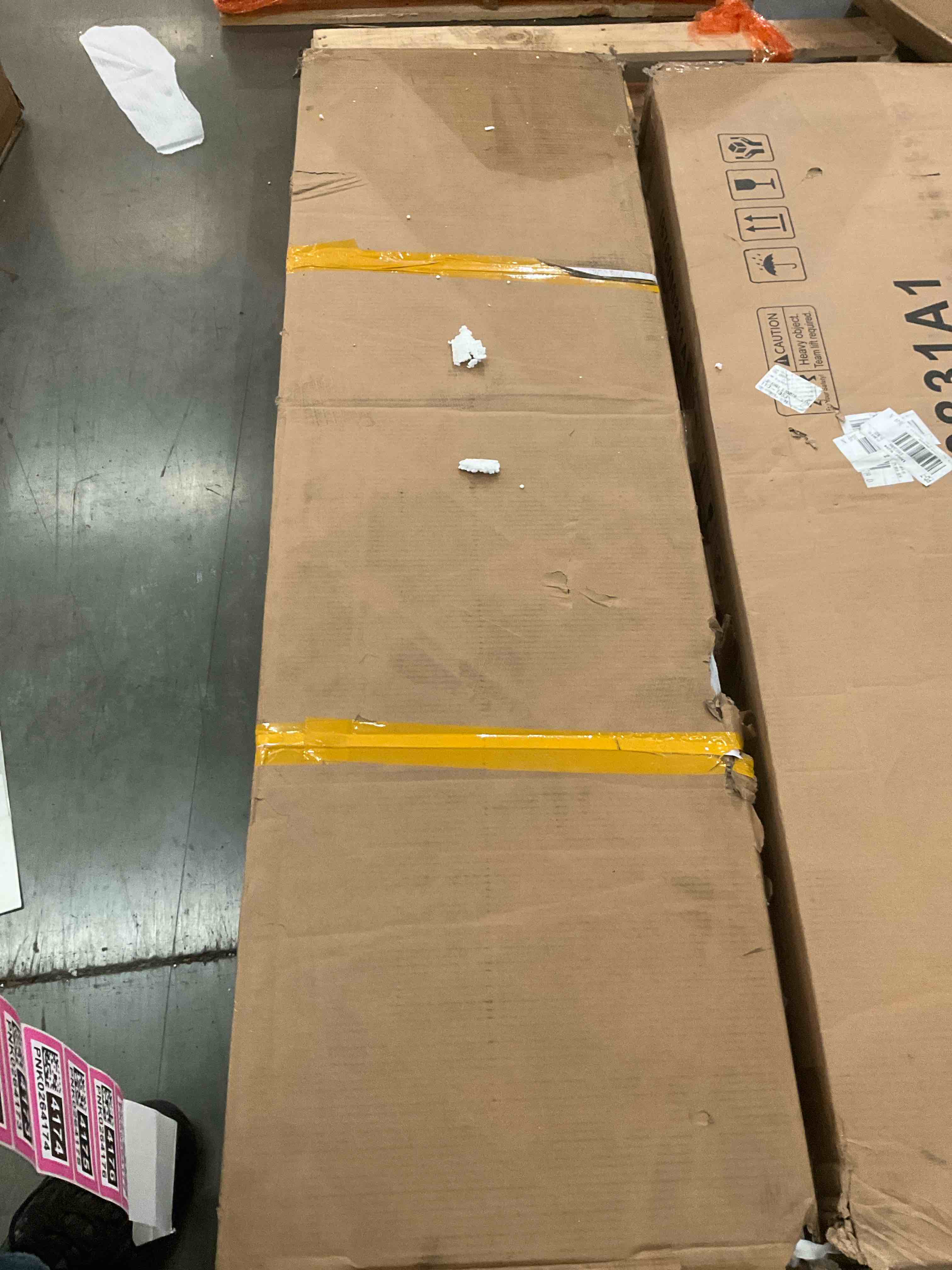 https://s3.amazonaws.com/lotting-images-prod/bidfta/PNK0264178_1735840617747.jpeg