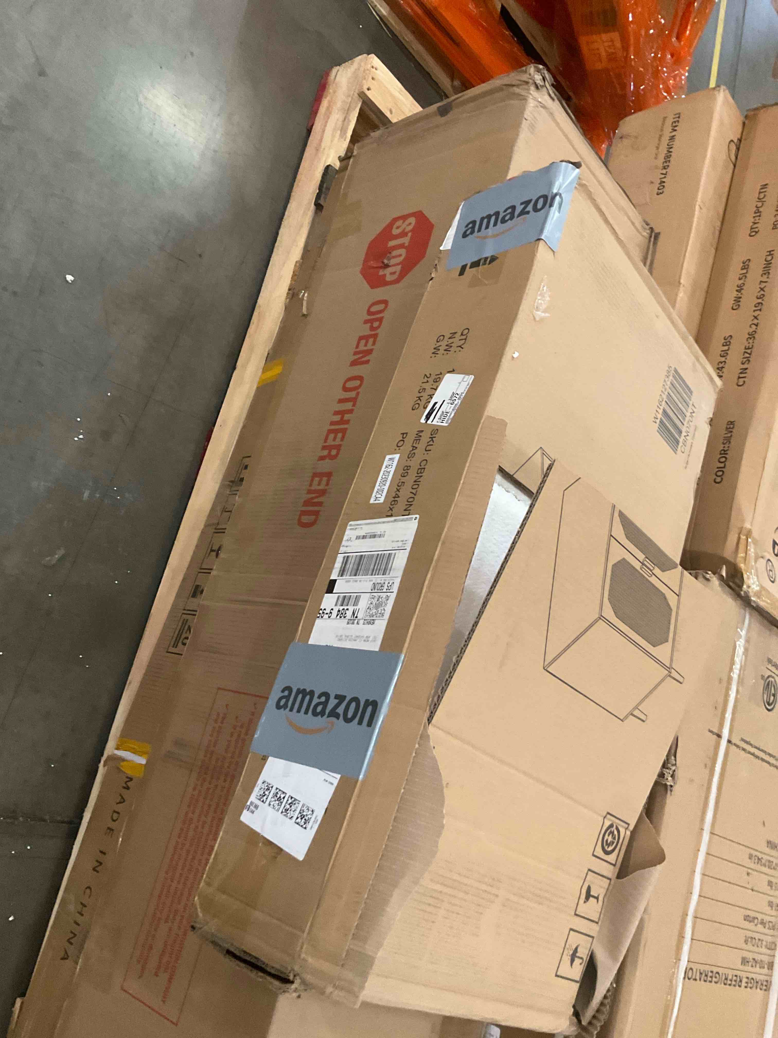 https://s3.amazonaws.com/lotting-images-prod/bidfta/PNK0264184_1735839926825.jpeg