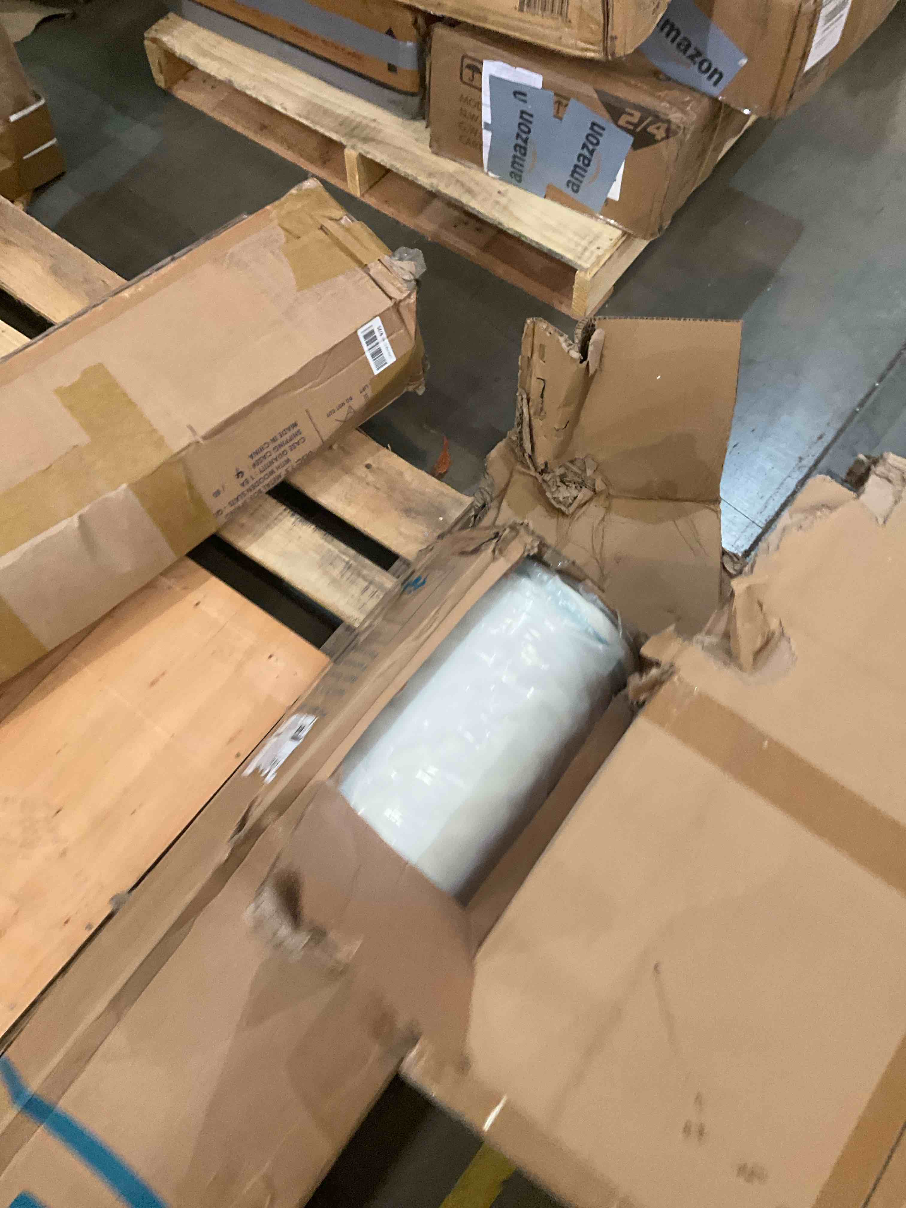 https://s3.amazonaws.com/lotting-images-prod/bidfta/PNK0264214_1735833549988.jpeg