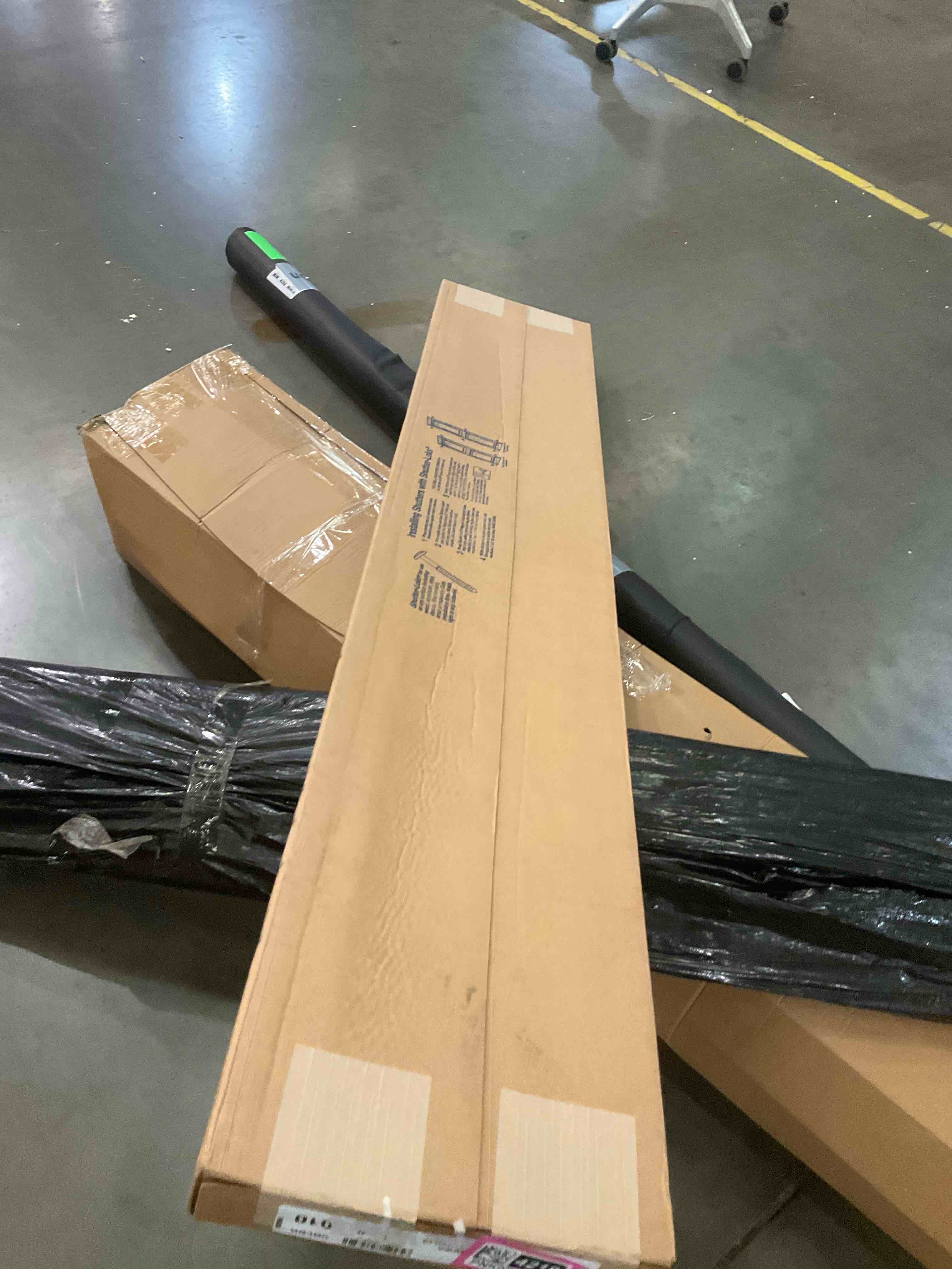 https://s3.amazonaws.com/lotting-images-prod/bidfta/PNK0264219_1735833127313.jpeg